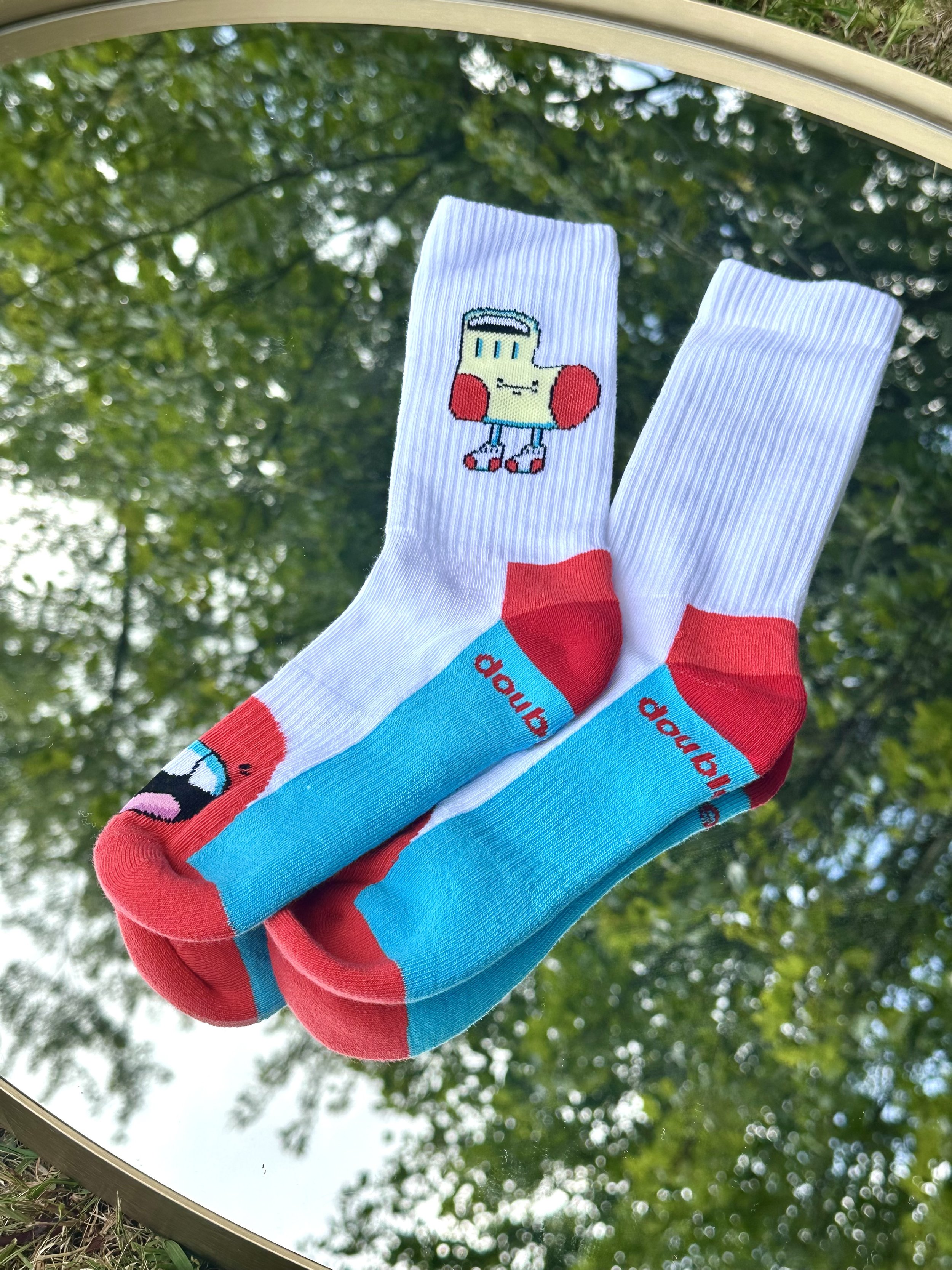 Socks: 1 Pair