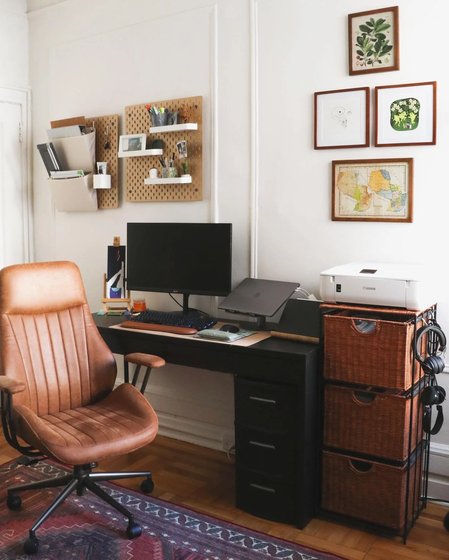 My little work station is mostly complete! The pegboards are a real game changer. 
Also, say hi to Pete🐾 -  my new studio assistant who holds down the fort when I&rsquo;m stuck working on the computer.
