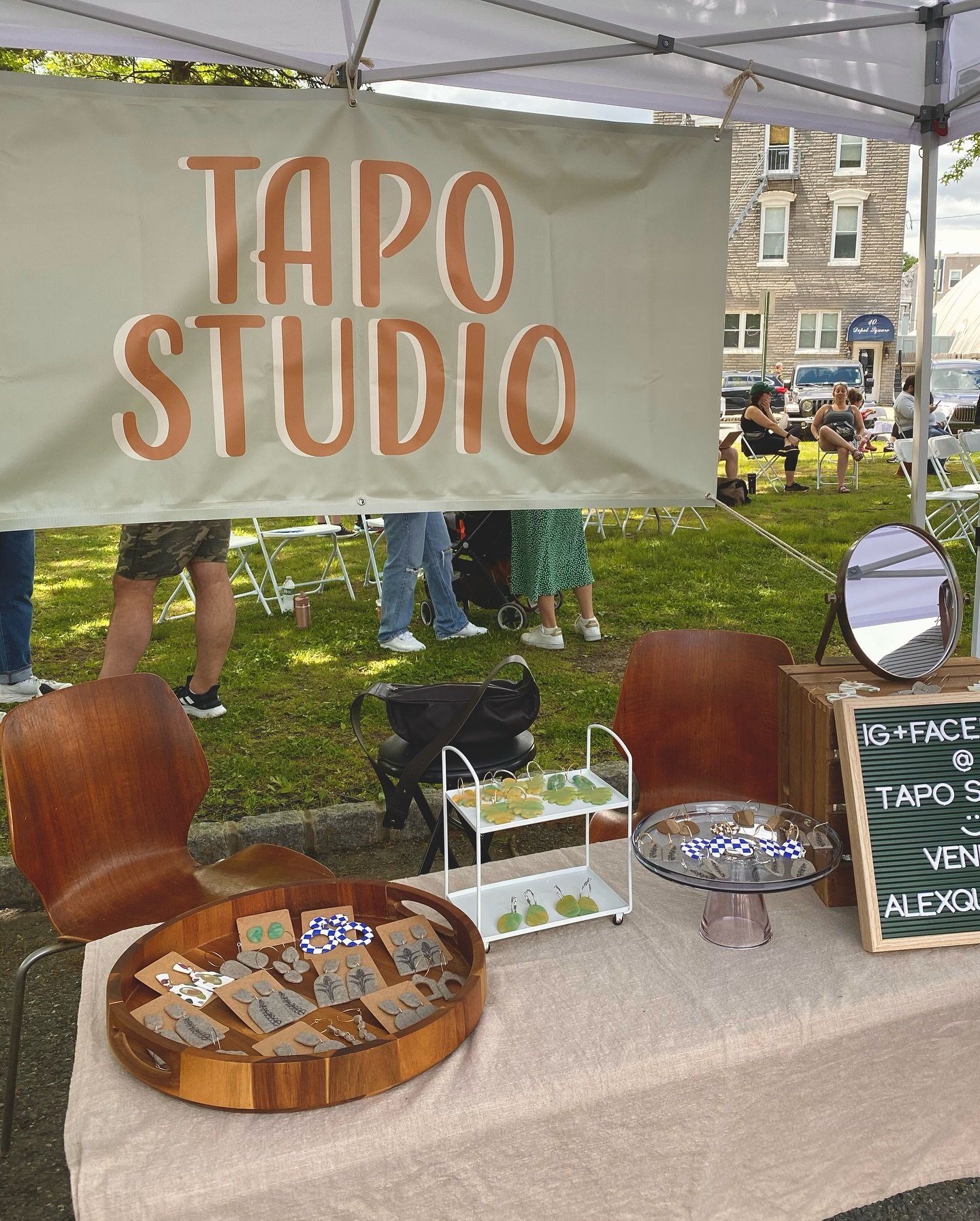 The @montclair_flea holiday market at @lackawannastation is just a few days away so here&rsquo;s a little throwback to this past May at my first @montclair_flea market! It might not be as warm this weekend (thankfully it&rsquo;s indoors) but it&rsquo