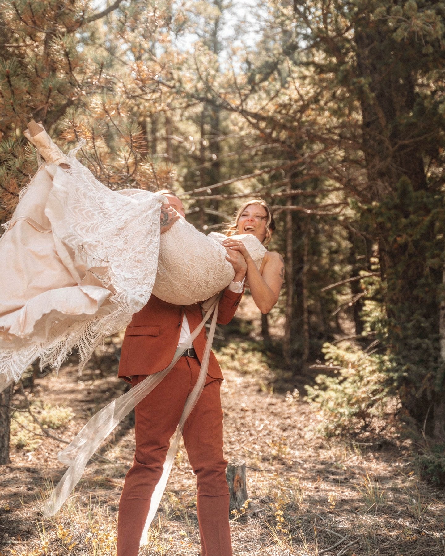 My highlights of @alexaartspace and @jadeaveryfilm wedding😍 @casabiancabridal @bri.lacy.hair @mountainmamabeadwork