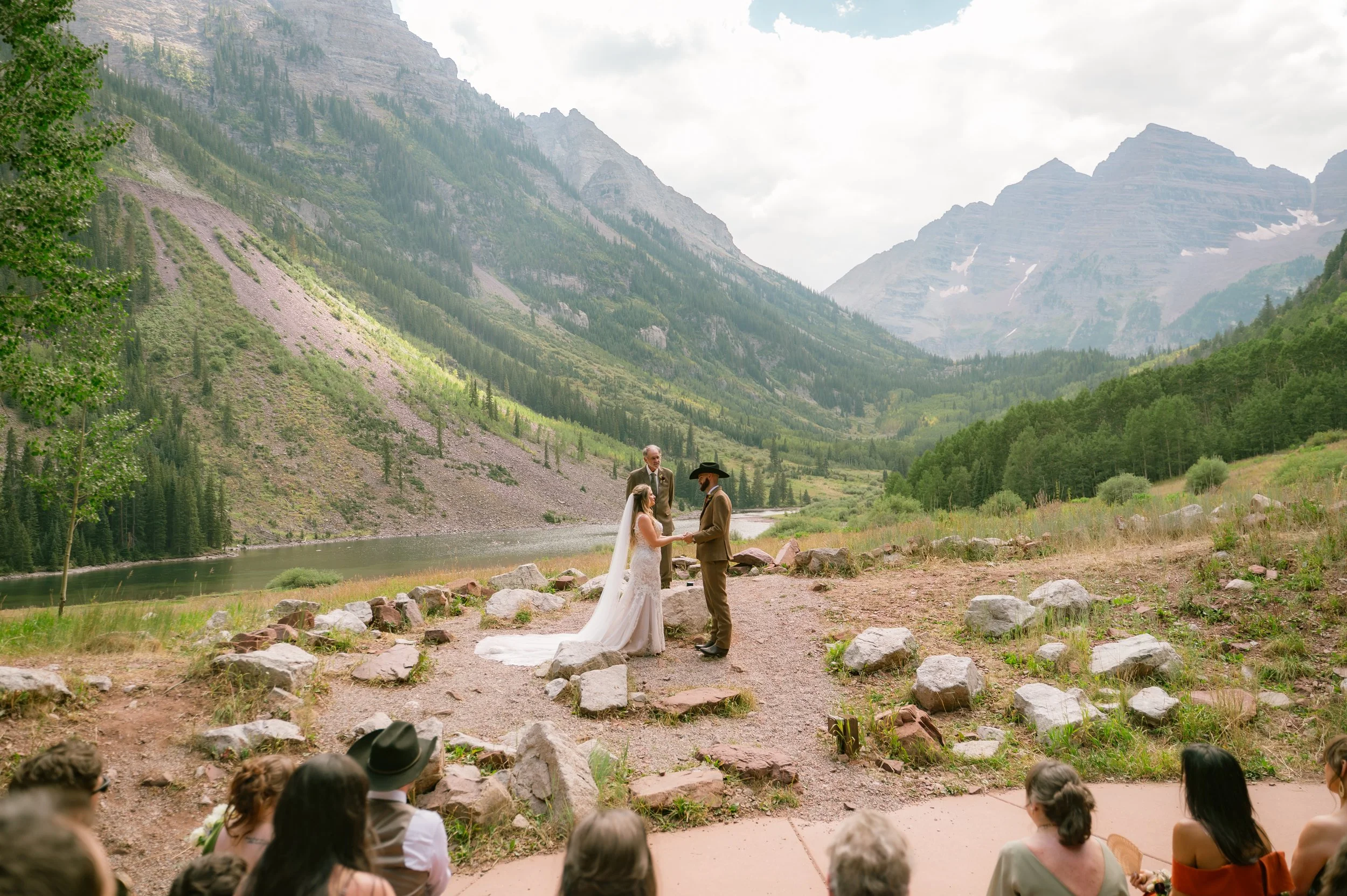 Getting Married at the Maroon Bells: Planning &amp; Tips