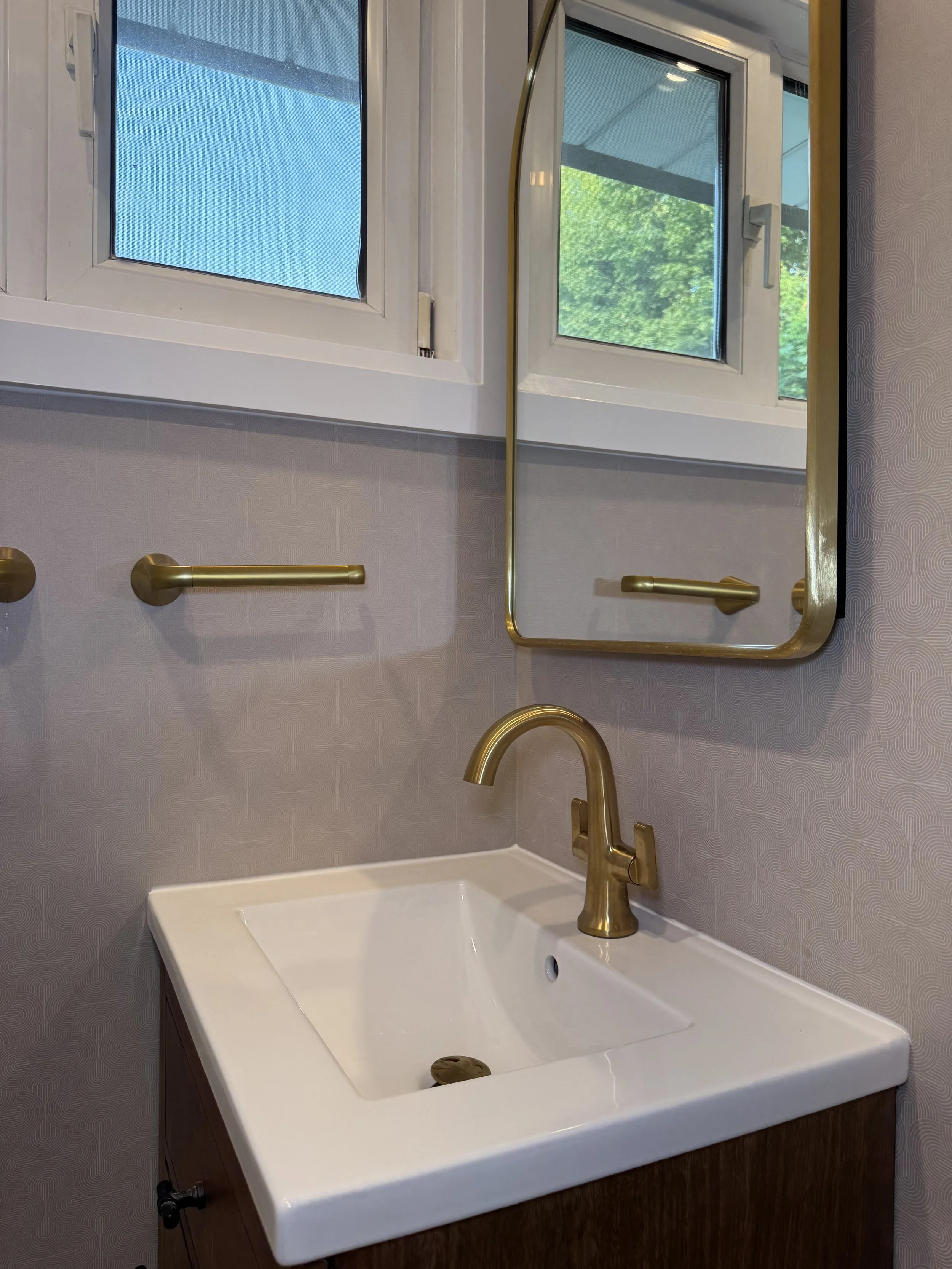 Powder Room - Vanity