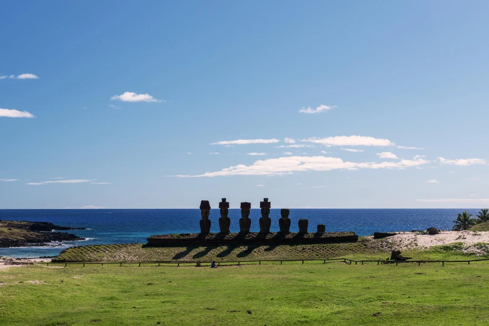 Easter island - Anakena beach 2.jpg