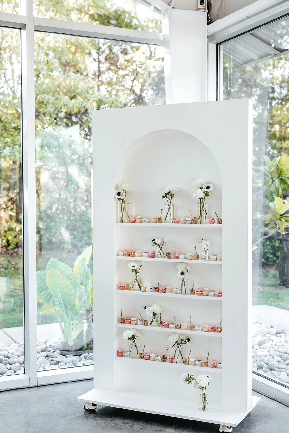 dessert-wall-anemone-bud-vases.JPG
