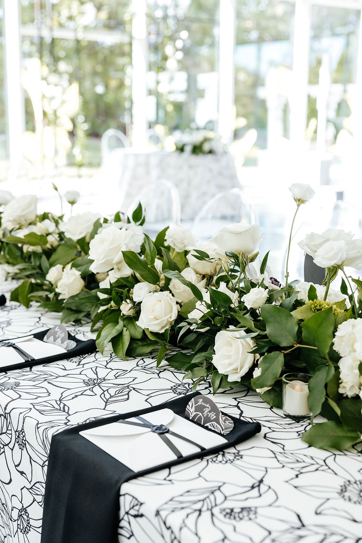 detail-close-up-white-floral-runner.JPG