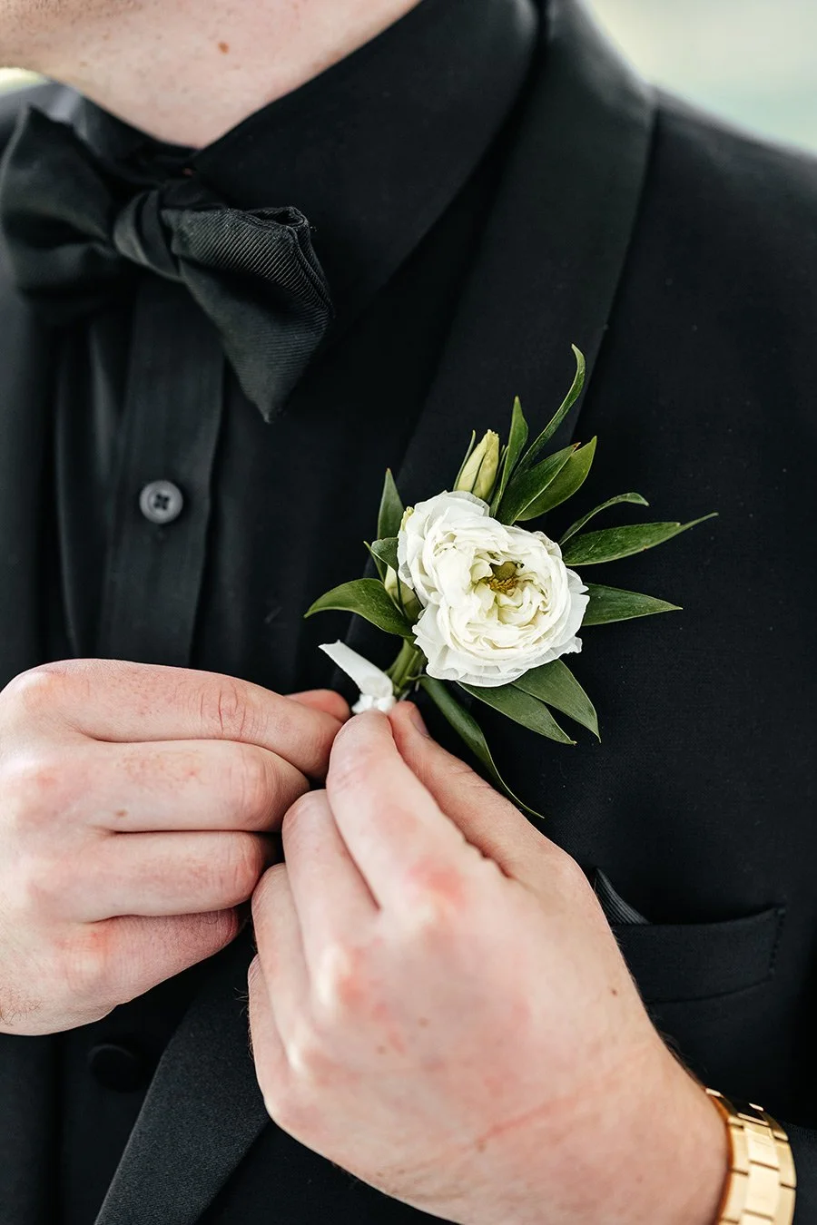 white-ranunculus-boutoniere-close-up.JPG