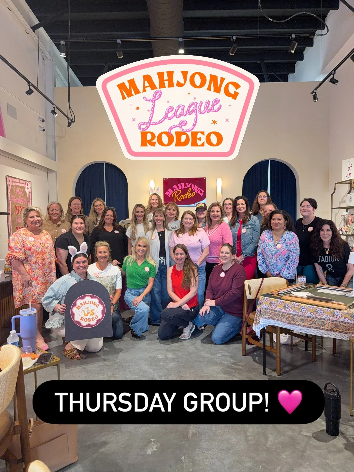 It&rsquo;s Thursday&hellip; that means LEAGUE! We&rsquo;ve got a great group!! Bam bird cheers to y&rsquo;all and best of luck!!!

🤠🩷🀄️

#mahj #mahjong #mahjongg #mahjongleague #thewoodlands
@mahjongrodeo