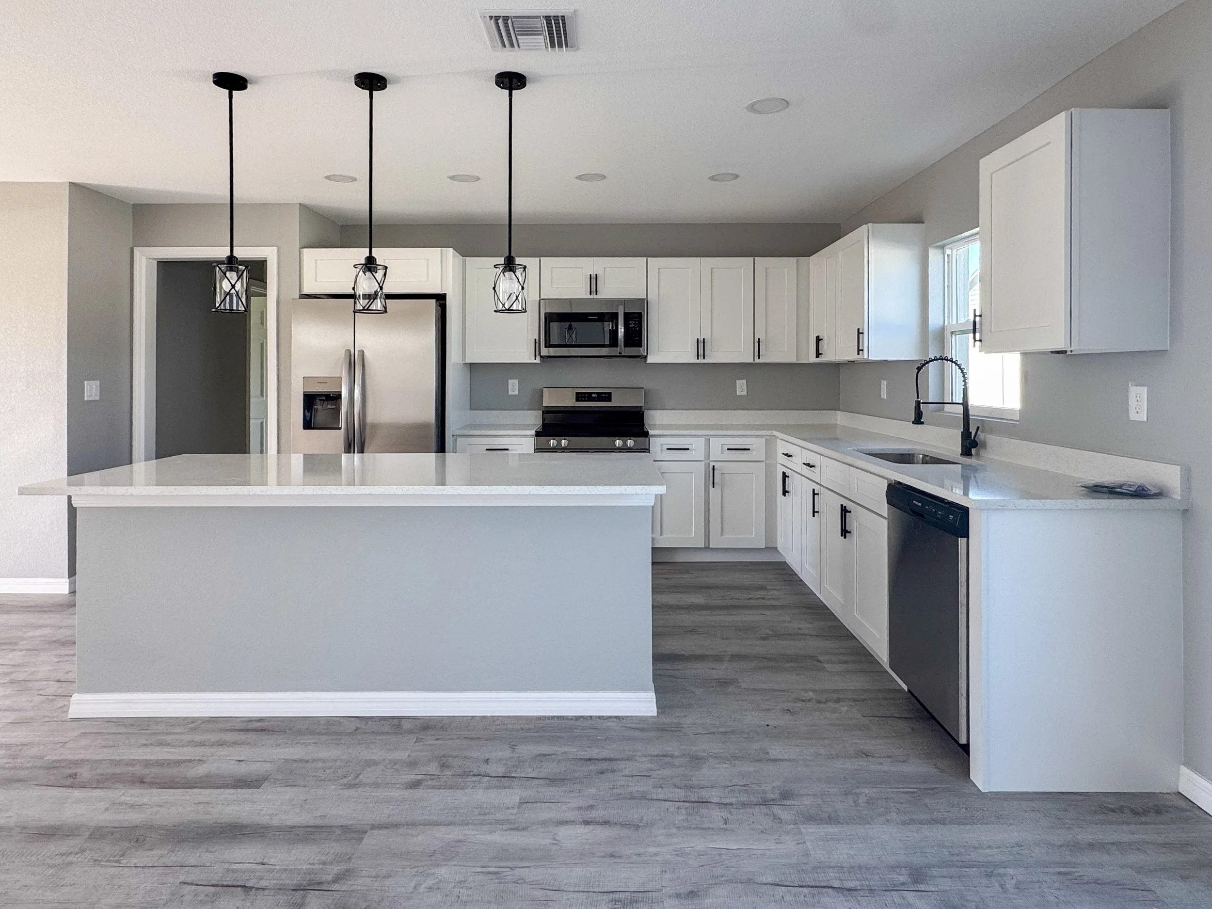 Kitchen - 1802 Aloha Terrace, Sebring FL
