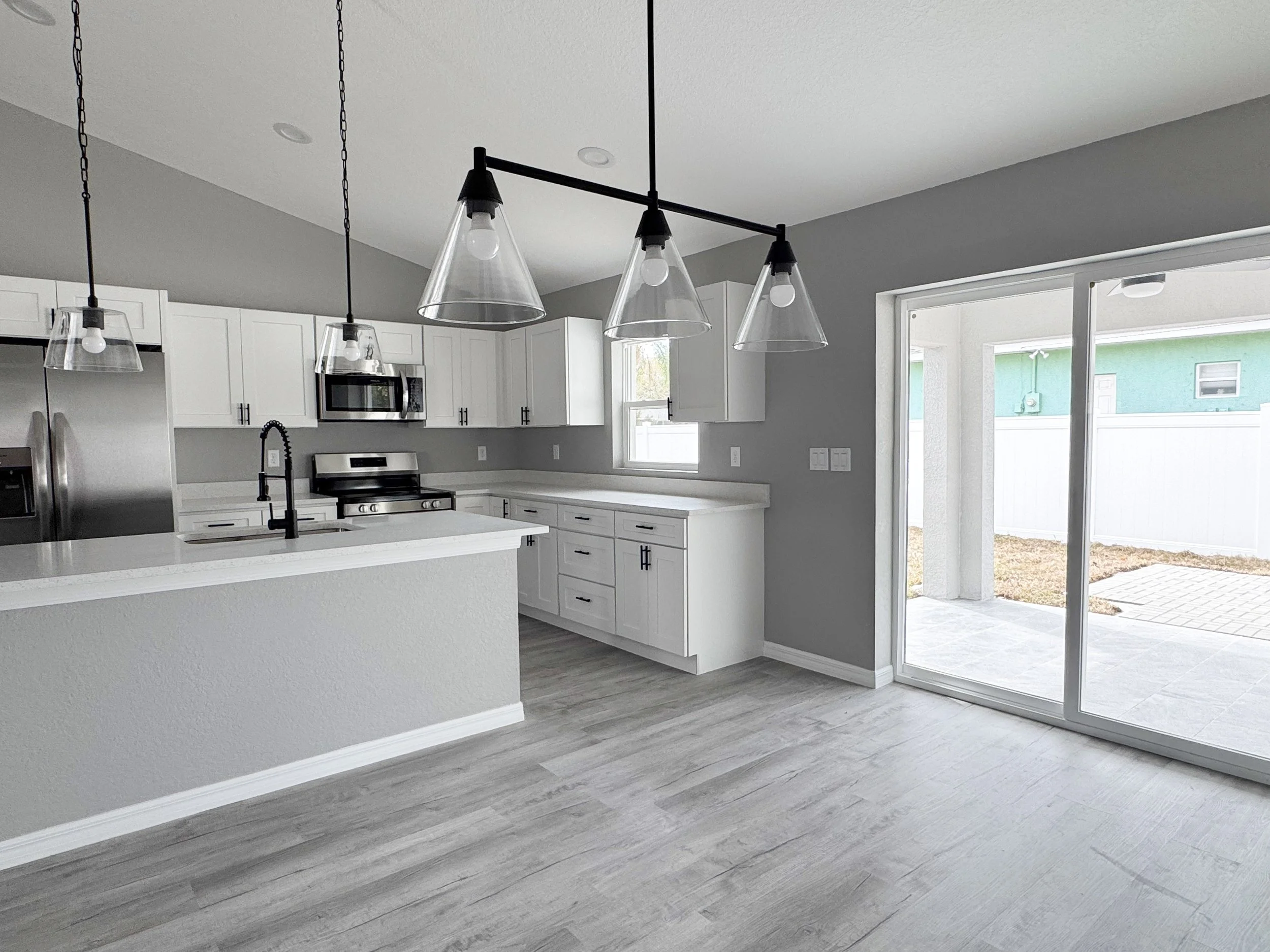 Dining & Kitchen - Pet Friendly Rental Home in Sebring FL - 4321 Seawood Ave