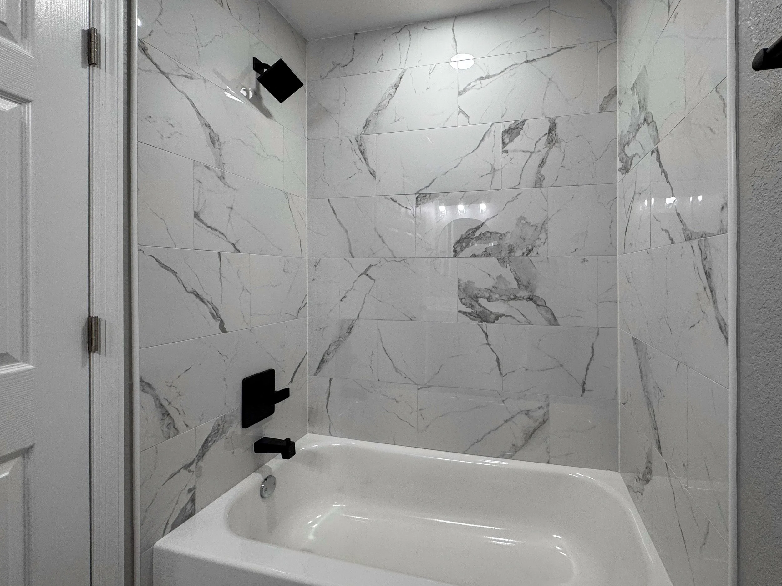 Primary Bathroom - 1800 Aloha Terrace, Sebring FL