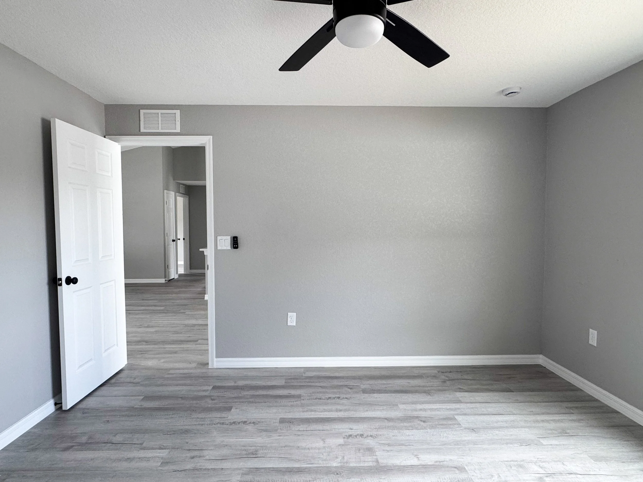 Primary Bedroom - Pet Friendly Rental Home in Sebring FL - 4321 Seawood Ave