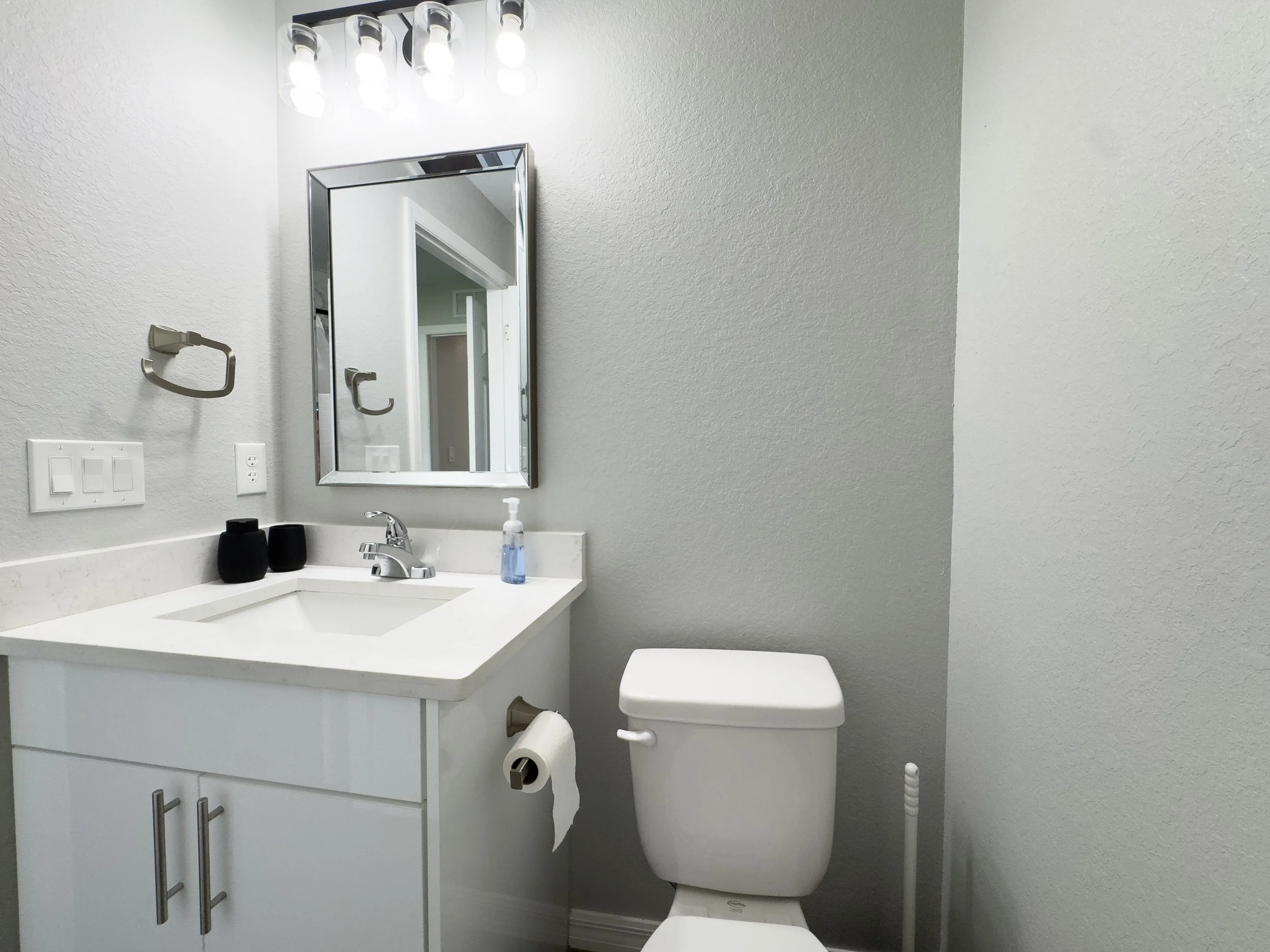 Bathroom 6819 San Bruno Dr Sebring FL