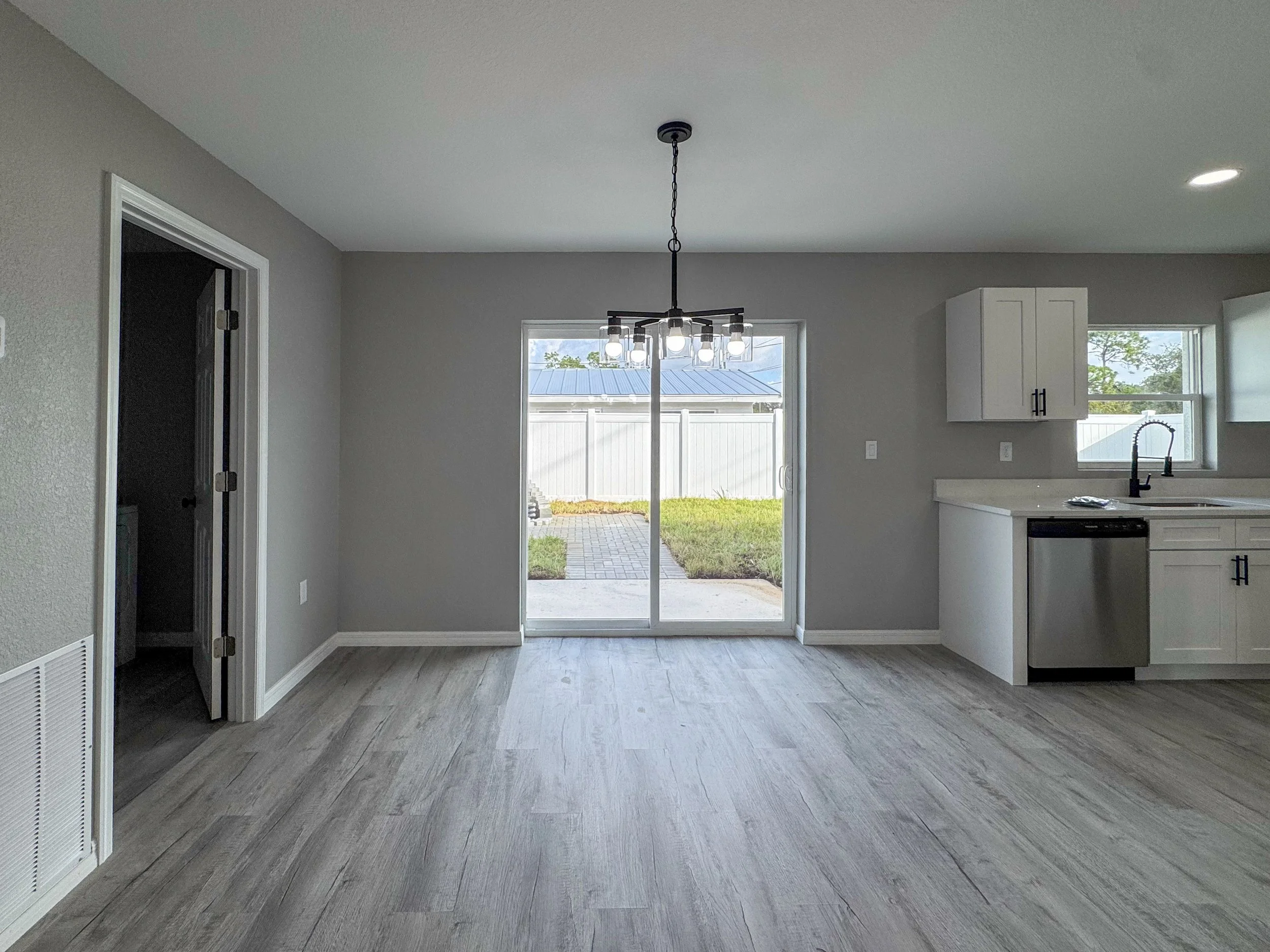 Dining - 1800 Aloha Terrace, Sebring FL