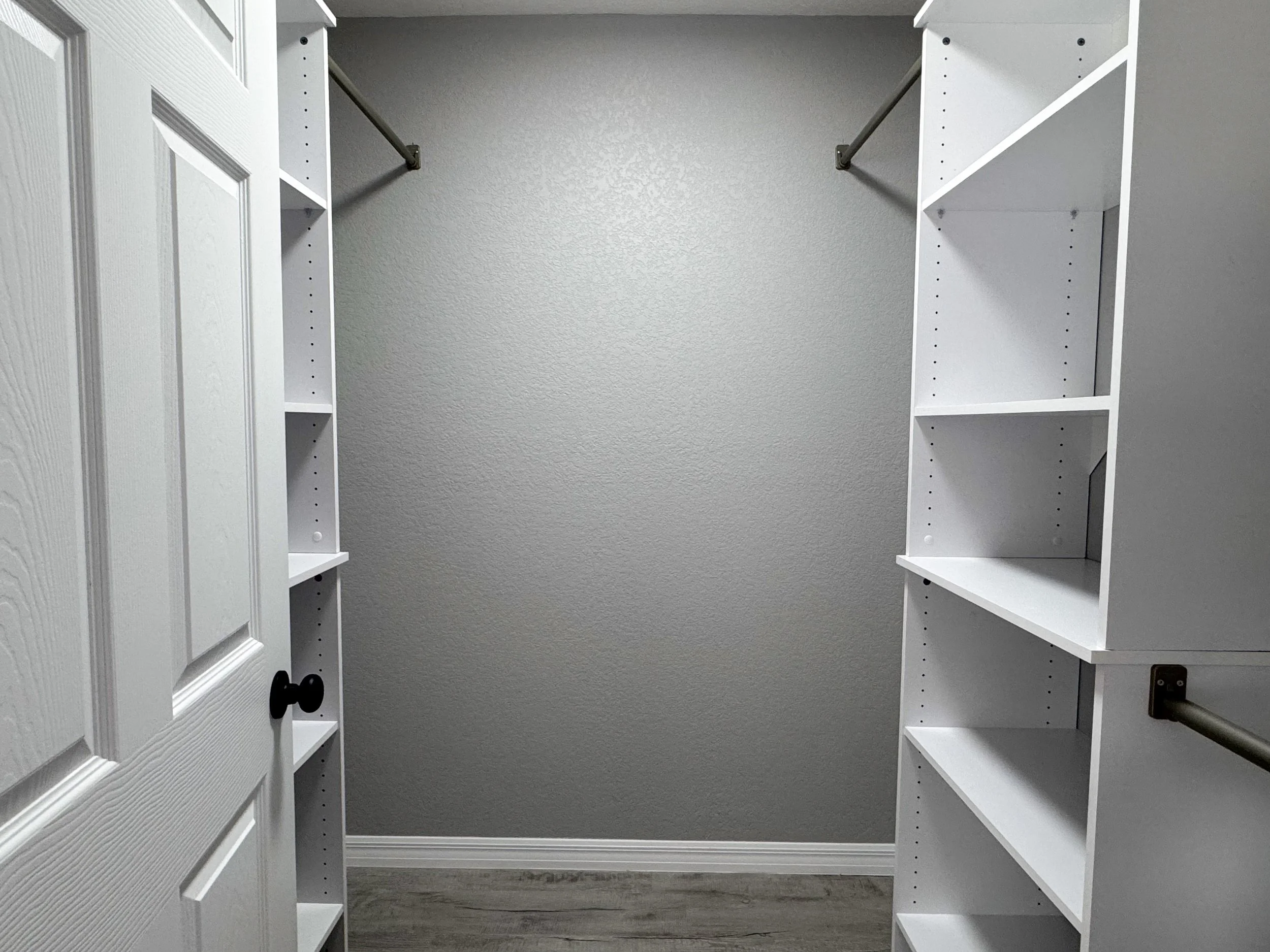 Primary Closet - Pet Friendly Rental Home in Sebring FL - 4321 Seawood Ave