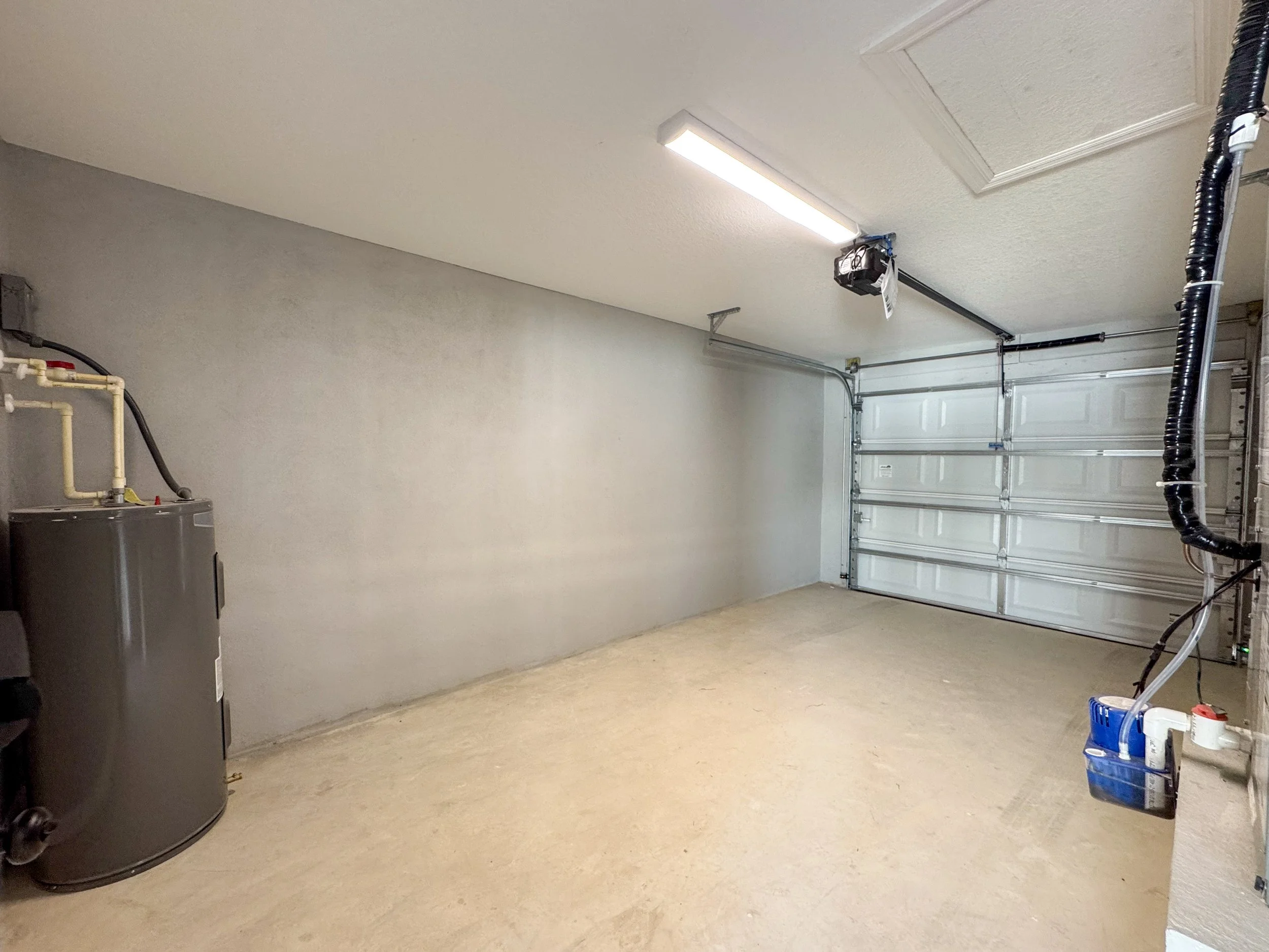 Garage - 1802 Aloha Terrace, Sebring FL