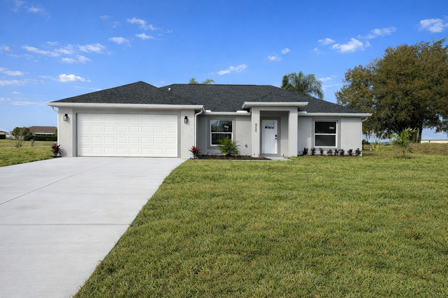 Modern single-story house for rent in Sebring, FL. 