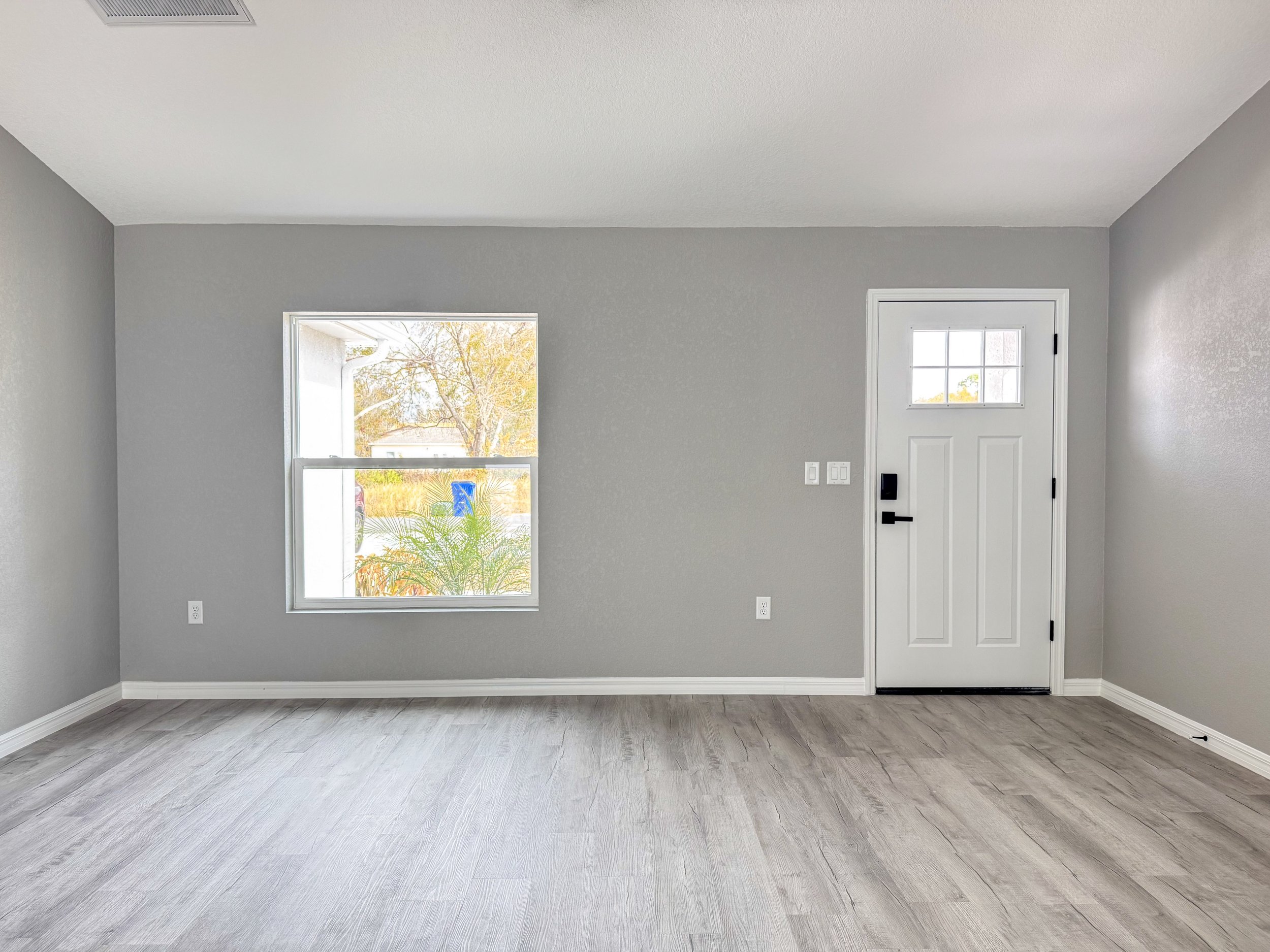 Entry - Pet Friendly Rental Home in Sebring FL - 4321 Seawood Ave