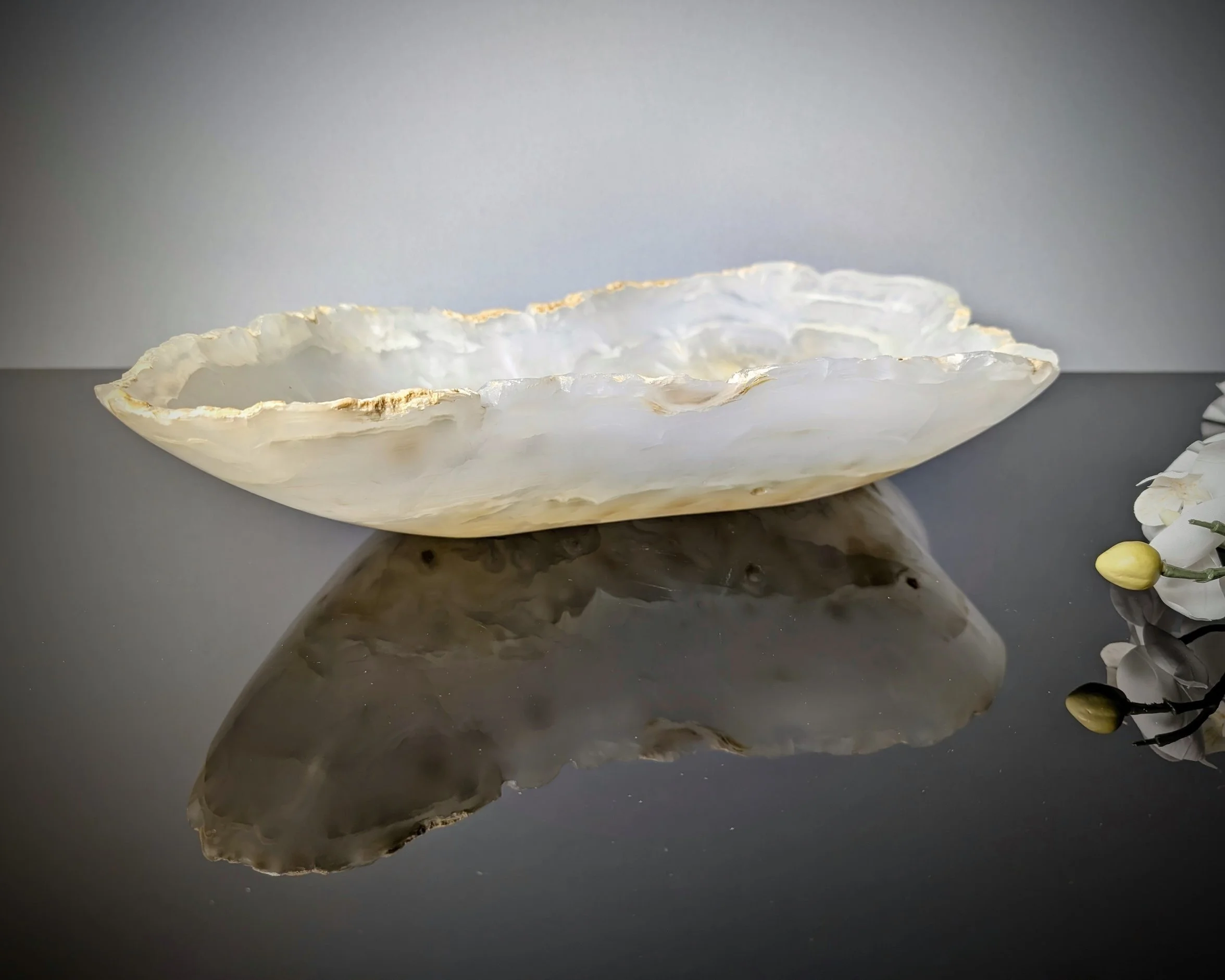 Transparent white onyx bowl