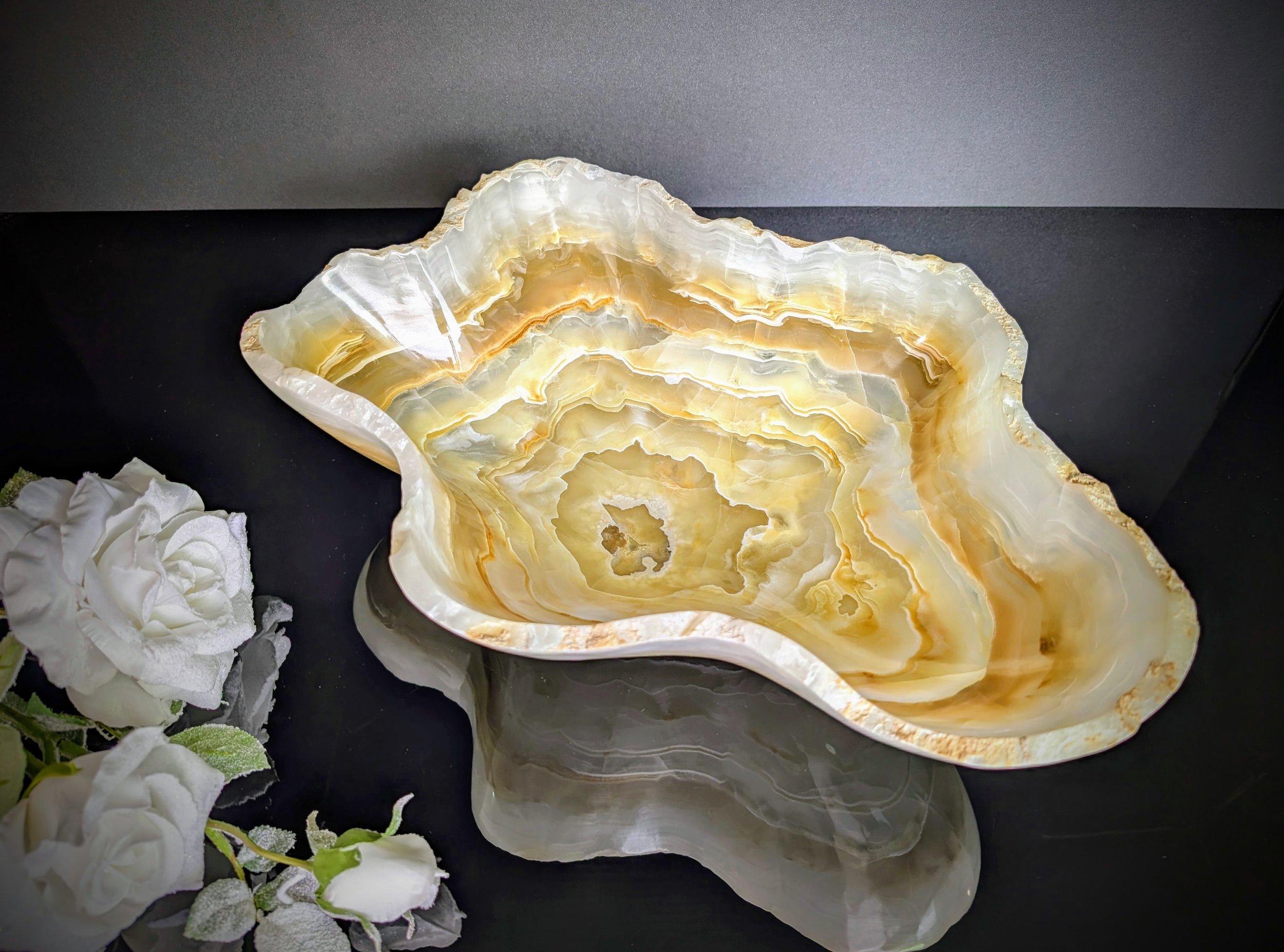 Transparent white onyx bowl