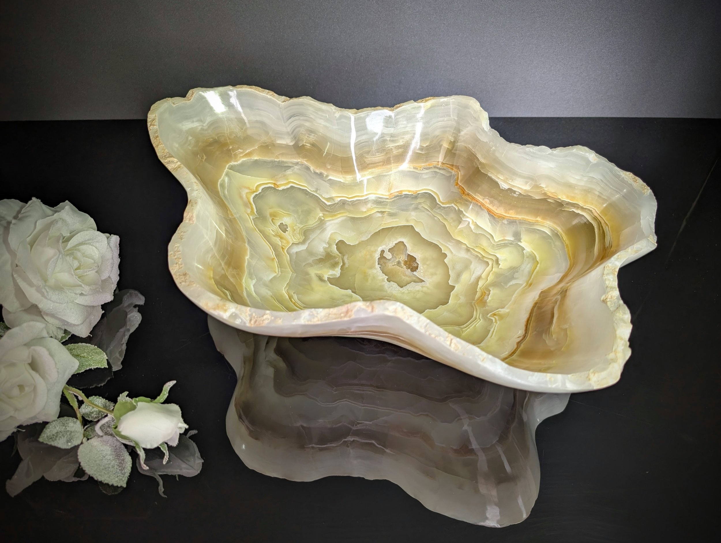 Transparent white onyx bowl