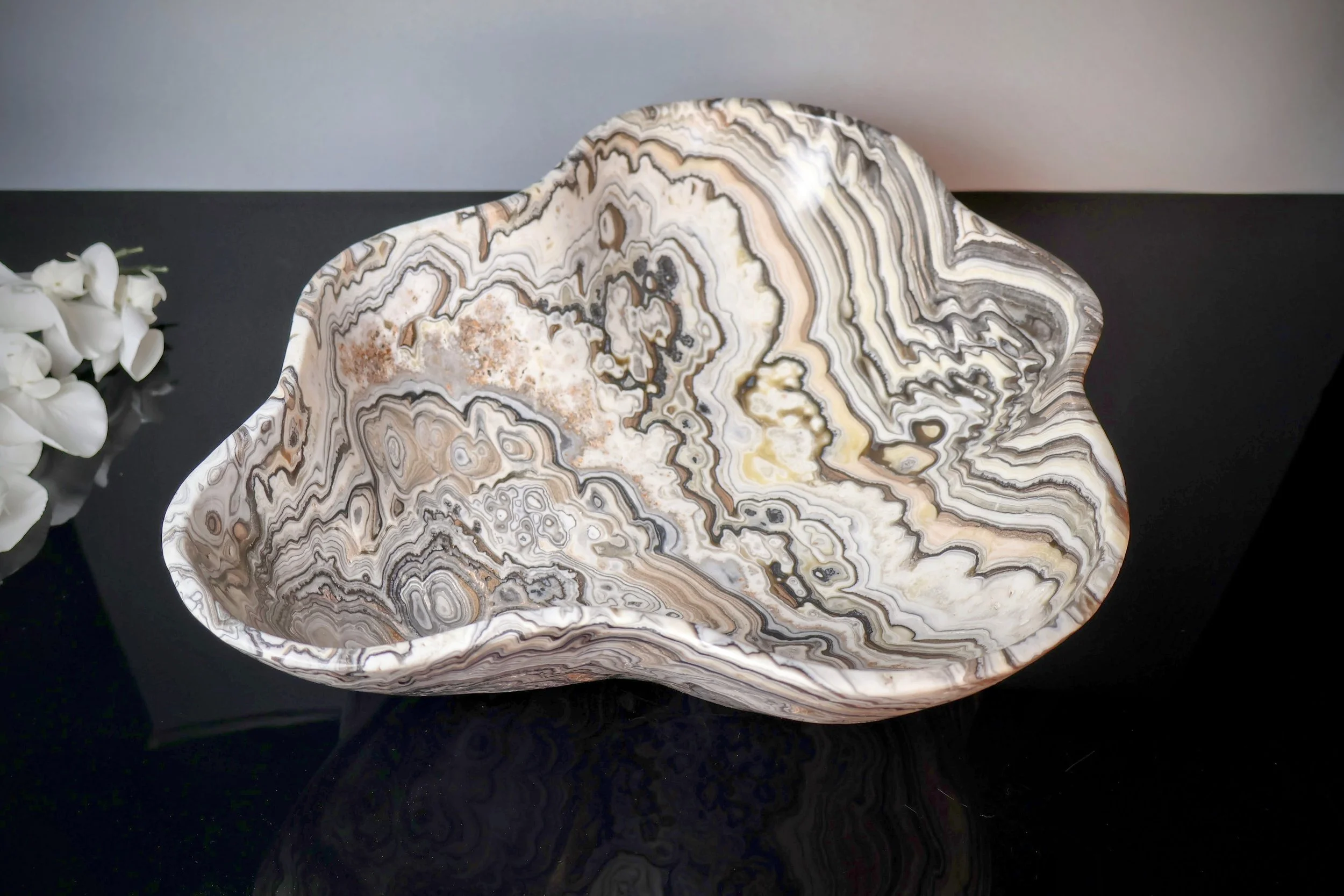 large hand sculped onyx bowl top view