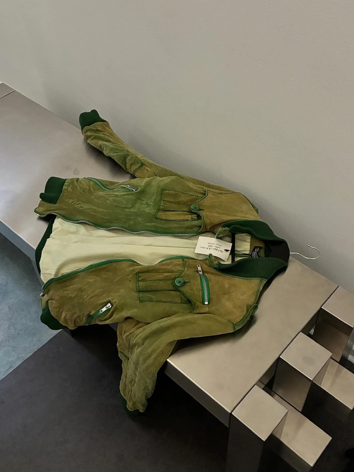 Our Top 3 Vintage Picks this week 🍂 Which one is your fave?

1. a suede dream @bintagged (still available in store) 
2. accesories thrifted at @reden_koebenhavn 
3. NYE fit saved?? via @thrift_planet at @finderskeepersdk