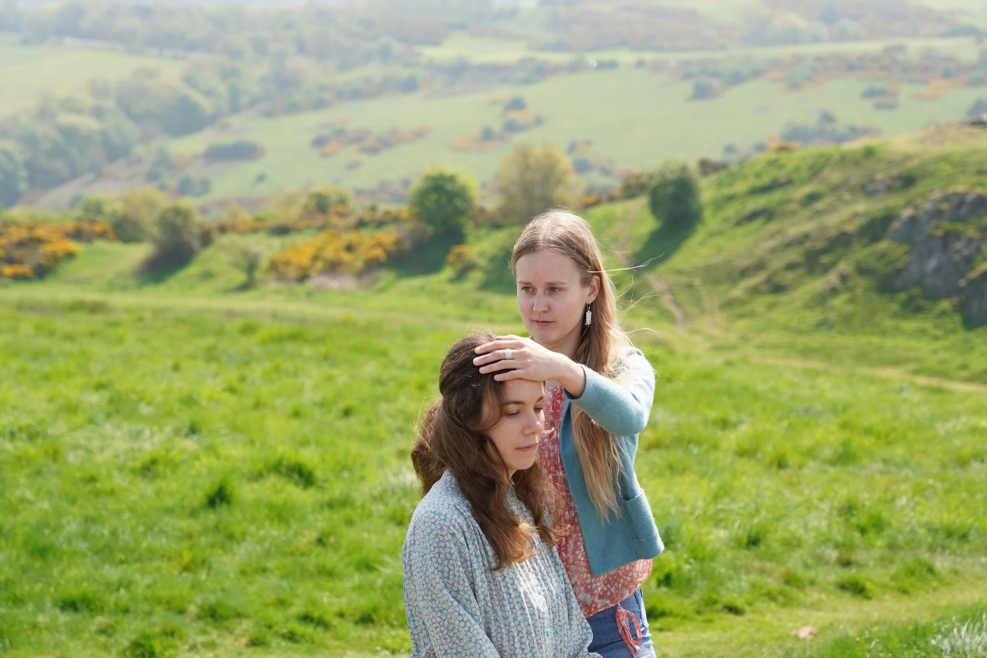 Classical Alexander Technique session is 1:1, hands on in simple movement, learning about and changing your bodymind responses to stimuli