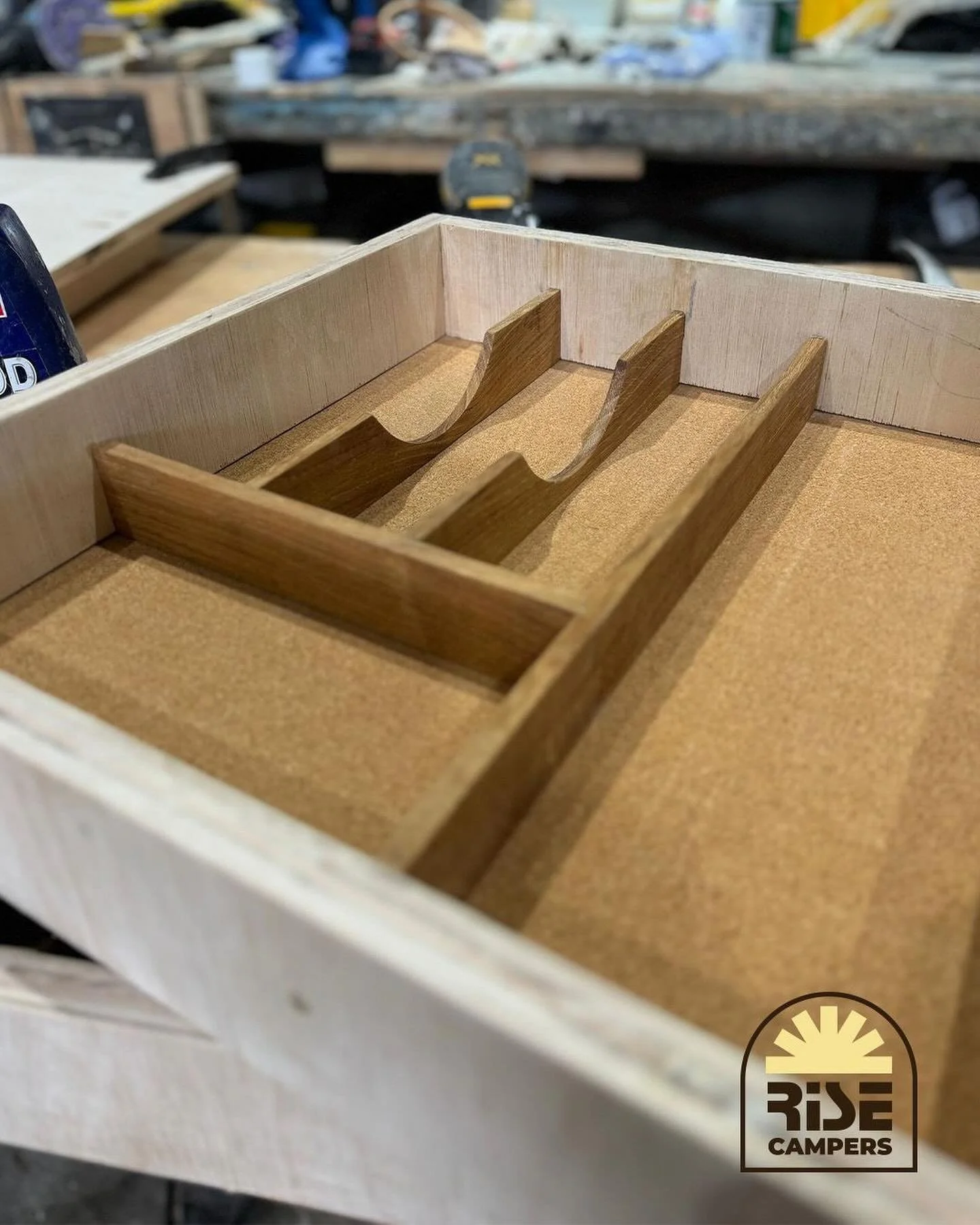 Cork-lined drawers minimise vibrations while driving our campers and, of course, they are quite aesthetically pleasing. 

#vanlife #luxurious #cosy #ontheroad #attentiontodetail #camper #campervan 

Please give us a like and follow for more @risecamp