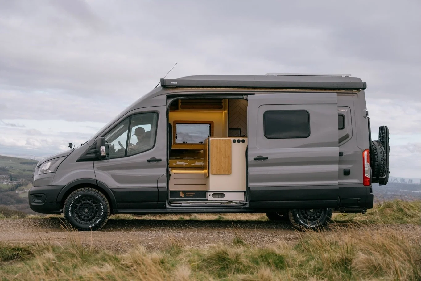 A rugged exterior and garage space offers durability to your stead and when matched with practical features, there&rsquo;s no stopping you out on the road. 

- textured raptor coating on the lower arches increases protection for high use and off road