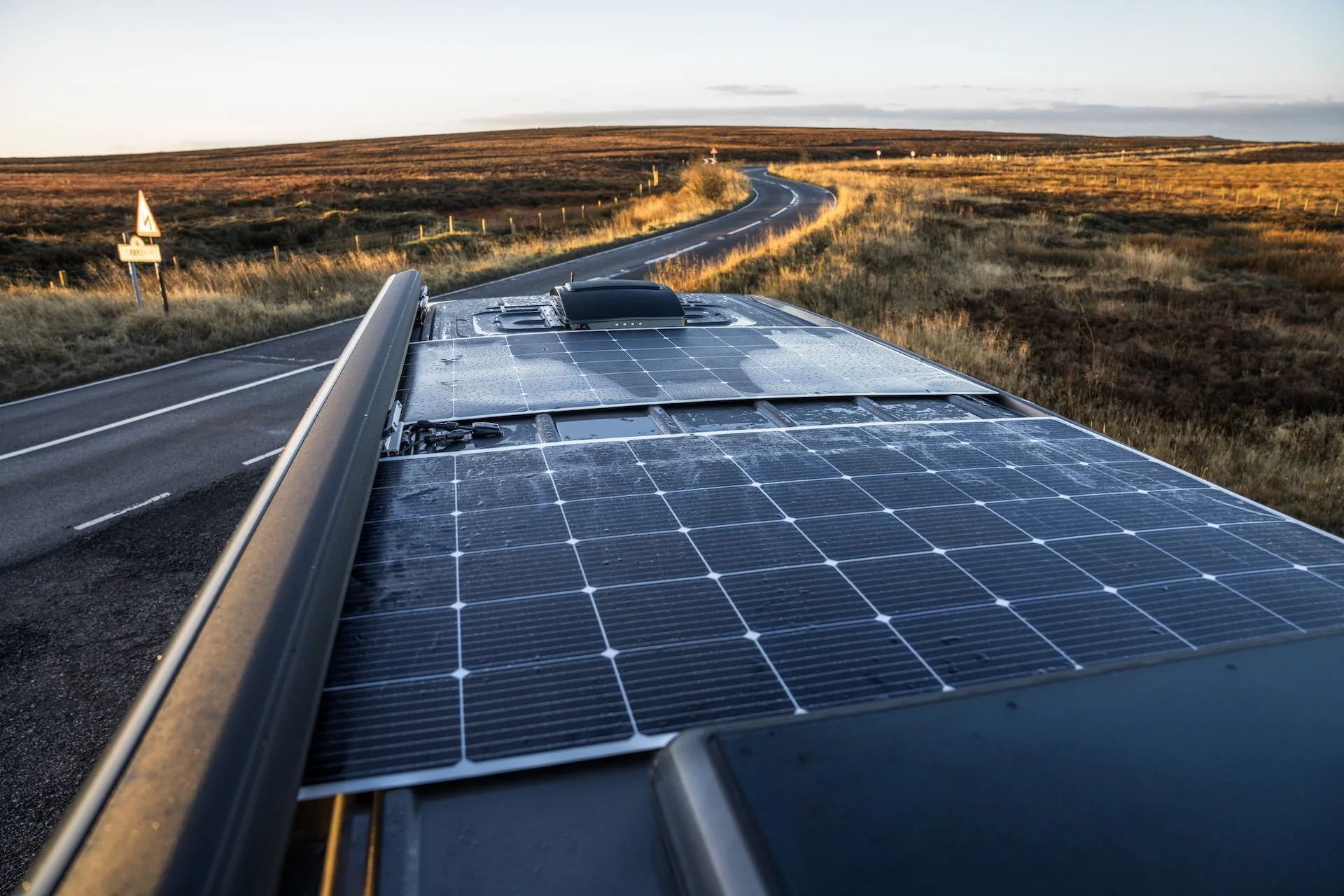 600w monocrystaline semi-flexible solar panel.jpg