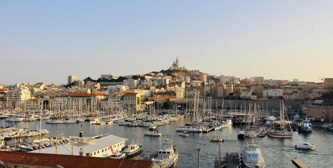Relevé de bâtiment à Marseille : obtenez jusqu'à 3 devis de professionnels qualifiés