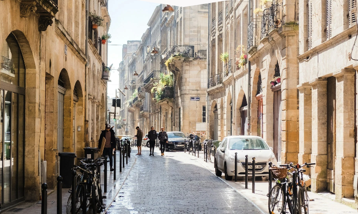 Relevé 3D de bâtiment à Bordeaux : trouvez rapidement les bons Opérateurs de Scan et Dessinateurs