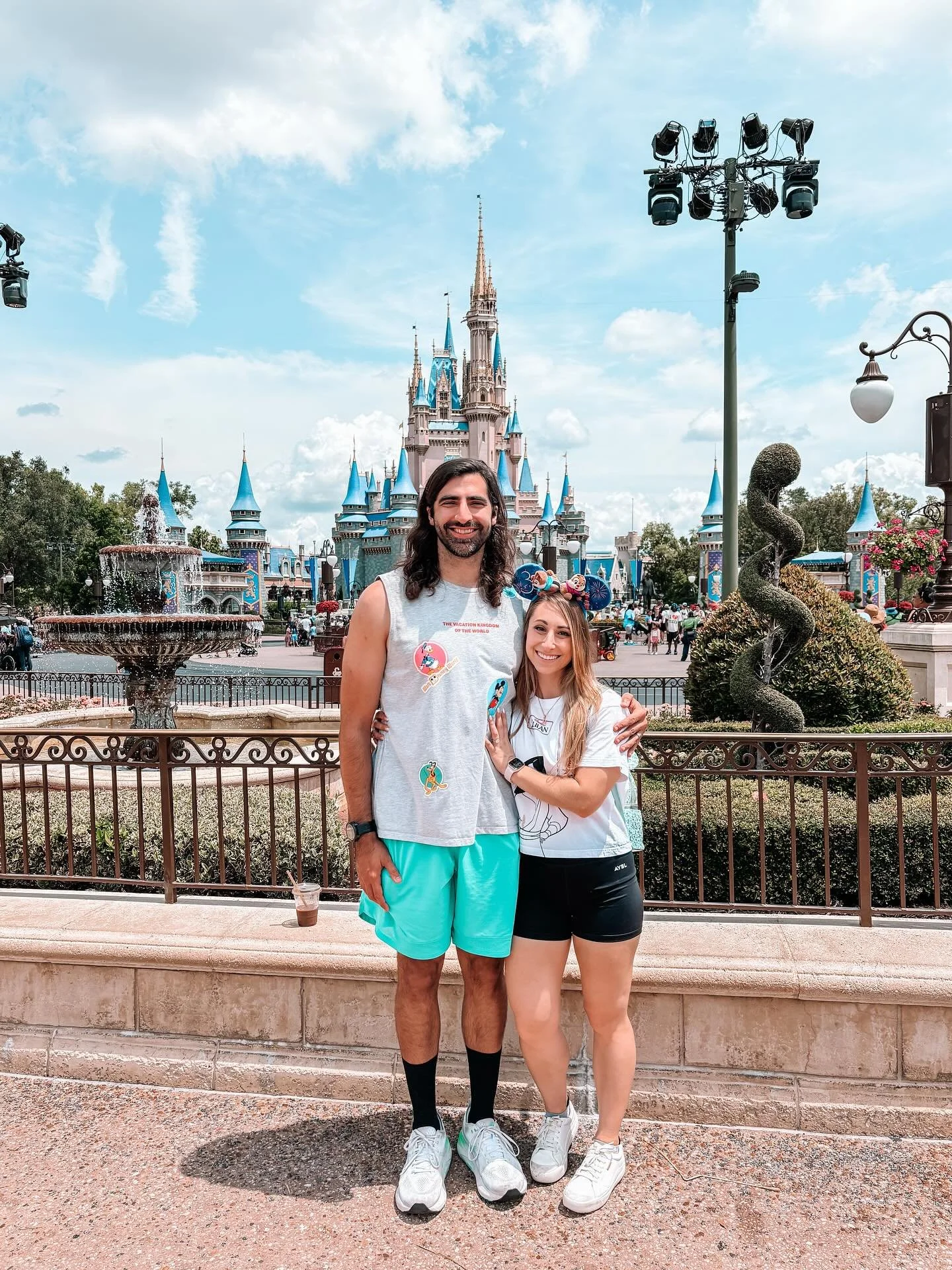 After six magical years, we decided to finally chase our dreams&hellip;to Charleston, SC! Looking forward to exploring all the city has to offer&hellip;including a few spots featured in the draft of Book 5. 🎀🍽️ 

🏷️
#writer #writing #findmywriting