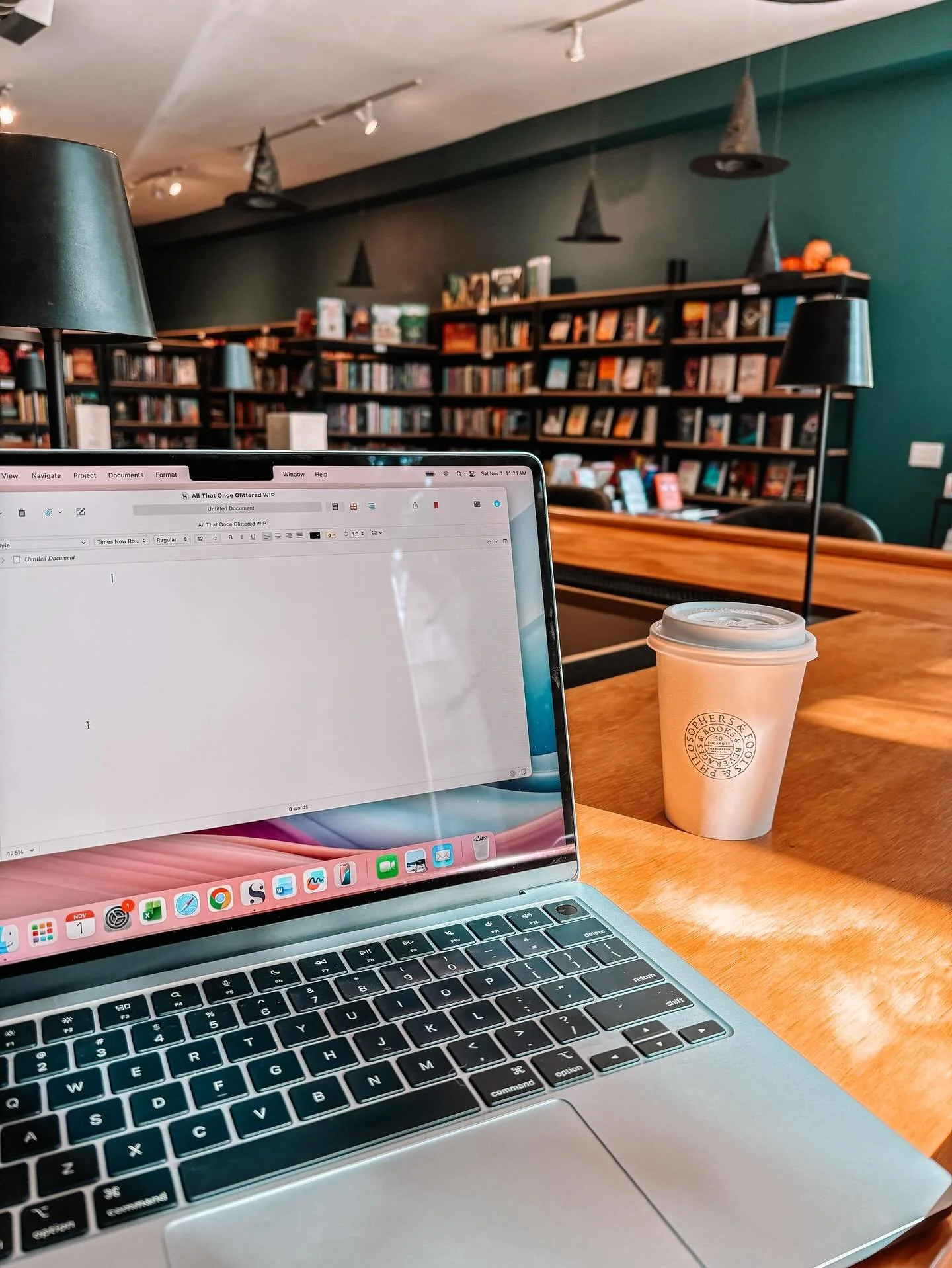 Enchanted afternoon outlining my newest novel @philosophersandfoolschs ☕️✨