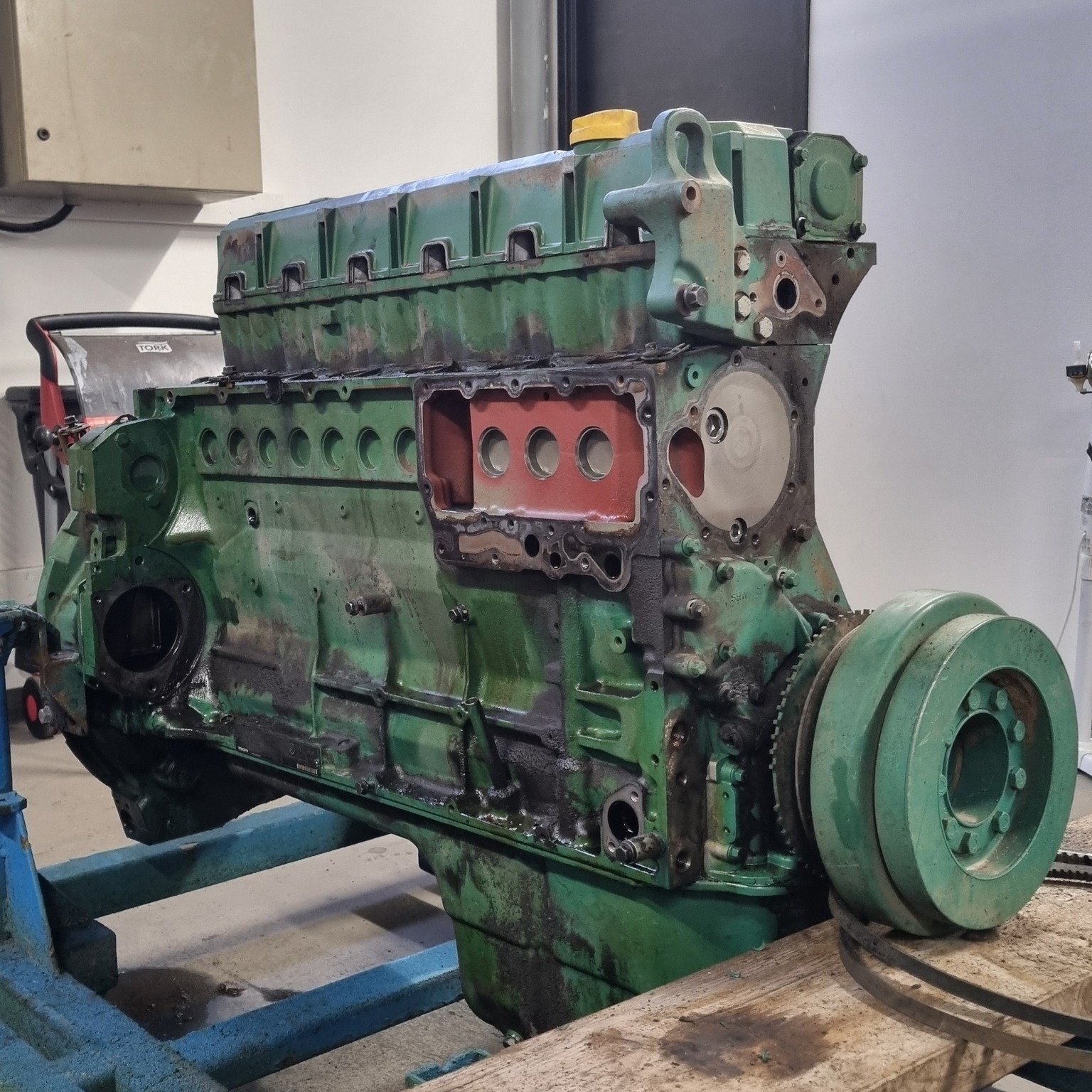 &quot;From worn to reborn&quot; ♻
S&aring; enkelt &auml;r det att dubbla livsl&auml;ngden p&aring; din hjullastare. Att renovera motorn &auml;r ett mycket mer ekonomiskt alternativ &auml;n att k&ouml;pa en helt ny motor eller byta till en ny maskin

