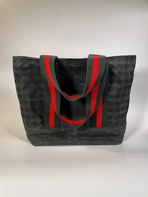 dellancora-waxed-canvas-tote-bag-red-green-gingham-A1-1300x1200.jpg