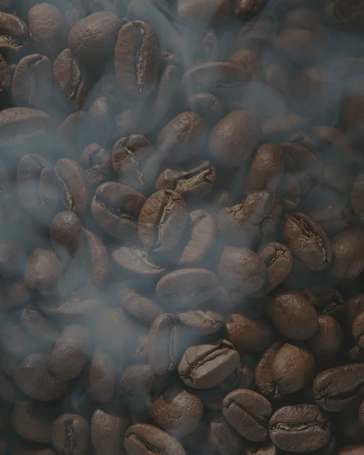 El caf&eacute; dominicano no solo se cultiva&hellip; se transforma, se exporta y se vive 🇩🇴☕

Hoy m&aacute;s que nunca, celebramos una industria que crece, innova y lleva nuestro sabor al mundo 🌎

#Coffeest #Caf&eacute;Dominicano #D&iacute;aDelCaf