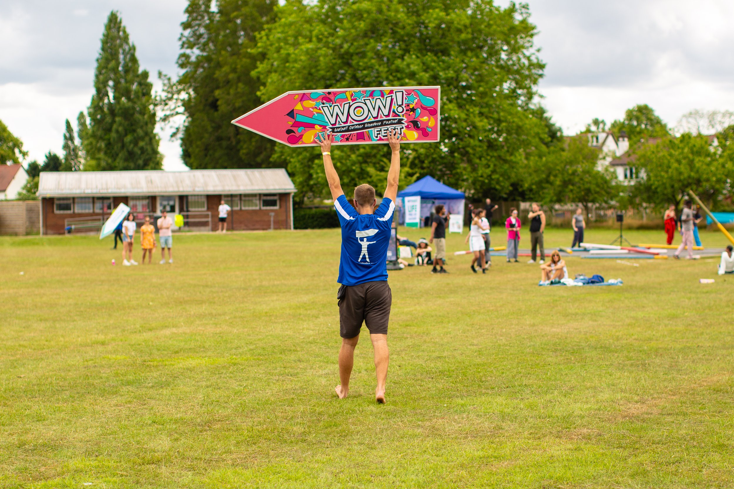 5 reasons arts &amp; music festivals are using Sign Spinning