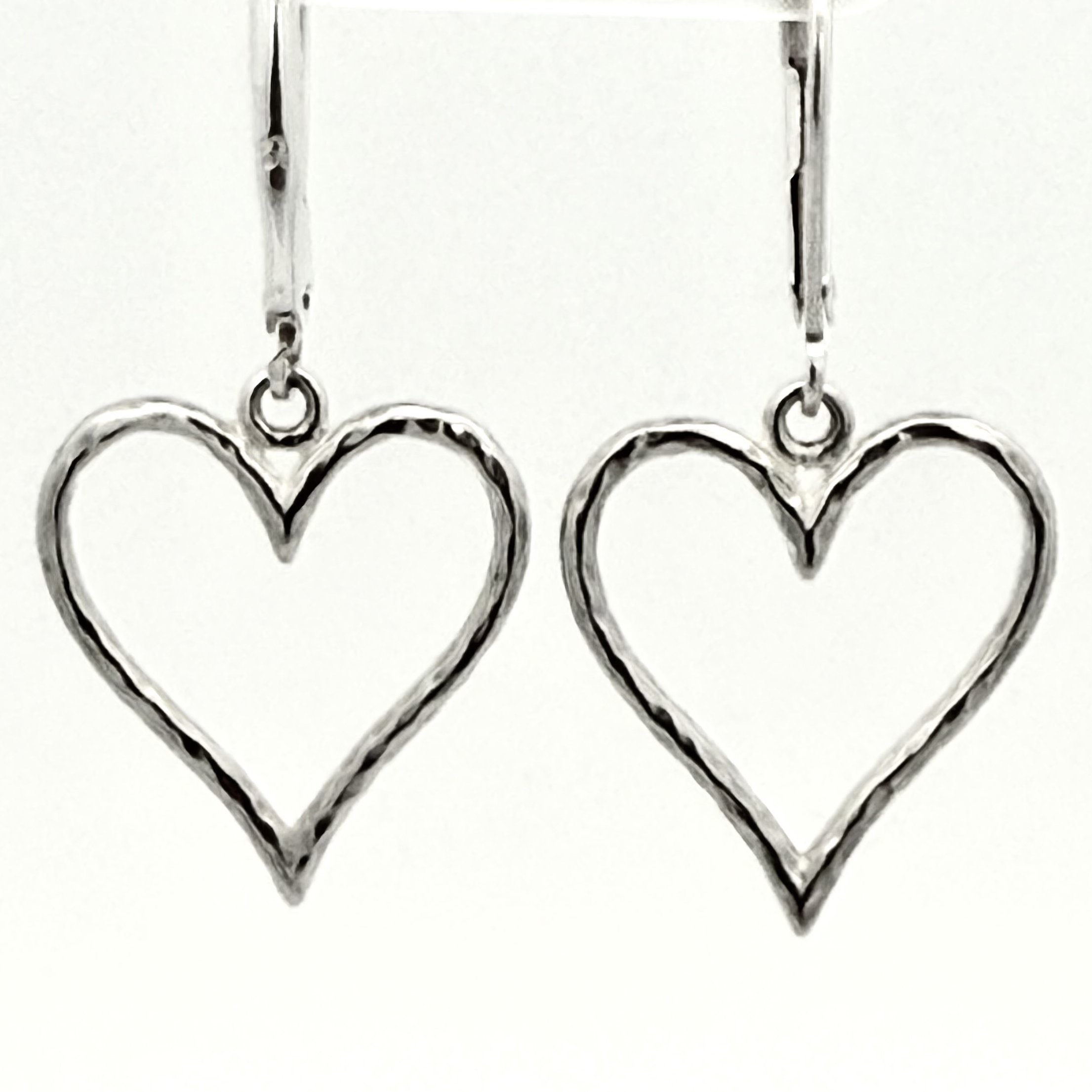 kami-wiss-timeless-hearts-1.jpg