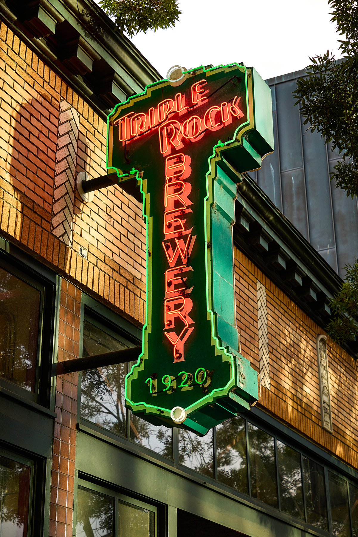 Triple Rock's Classic Neon Sign