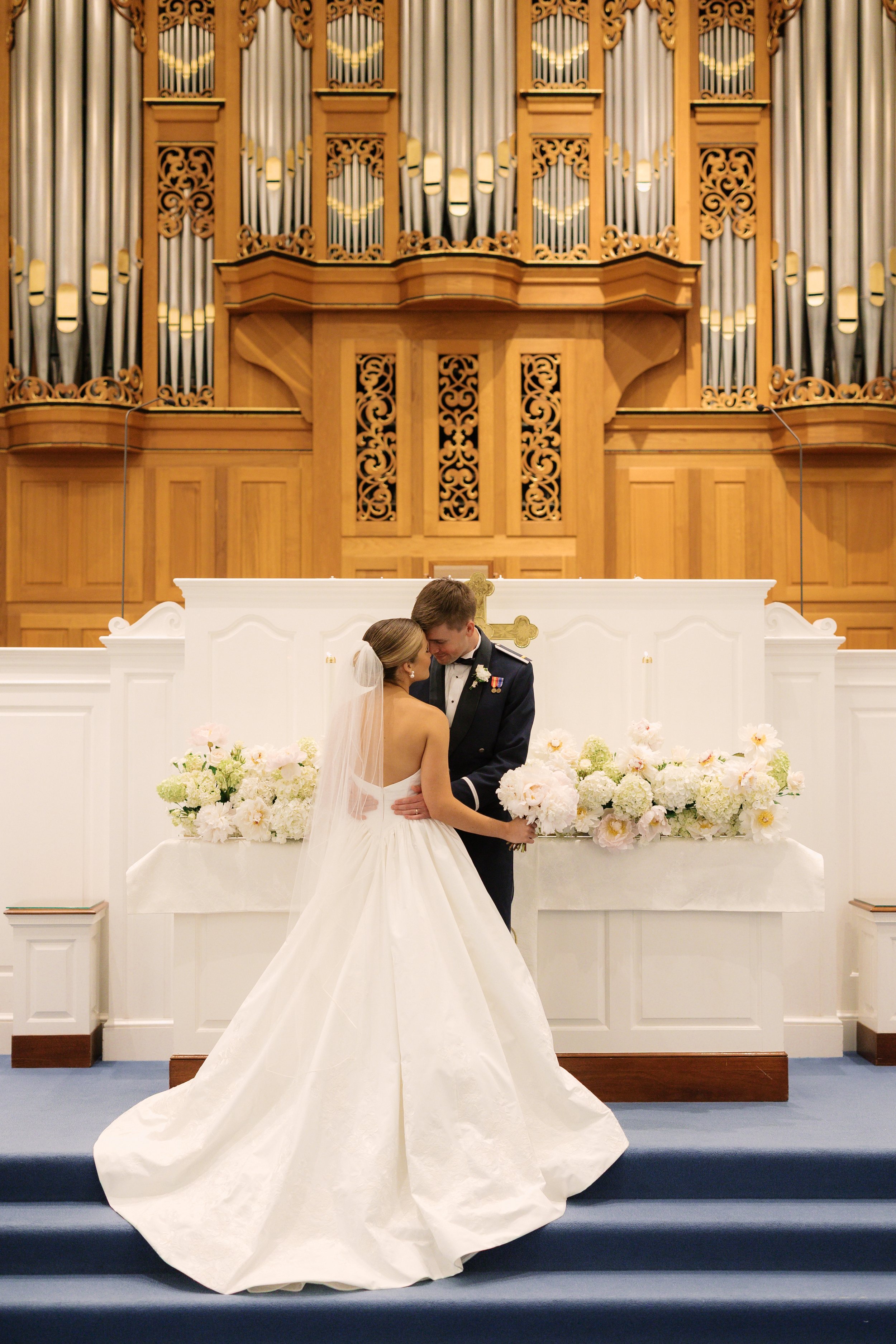 Winston-Salem-Wedding-Photographer_Intimate-Graylyn-Estate-Wedding_Kendall-and-Wills_Winston-Salem-NC-141.jpg