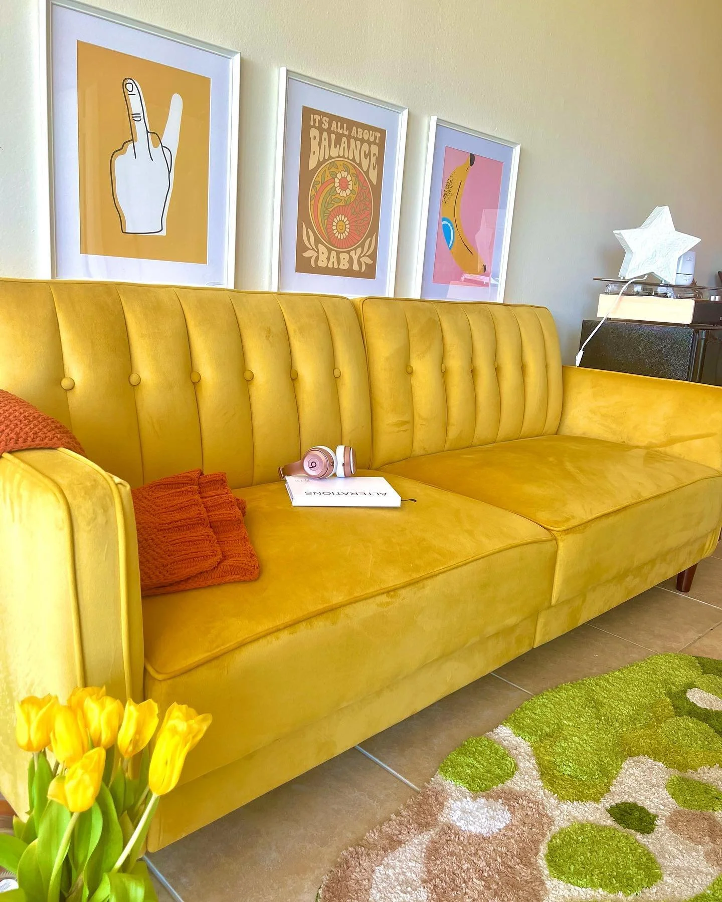 really starting to love my apt 🤍