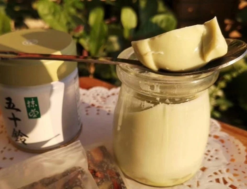 抹茶牛奶炖花胶.jpg