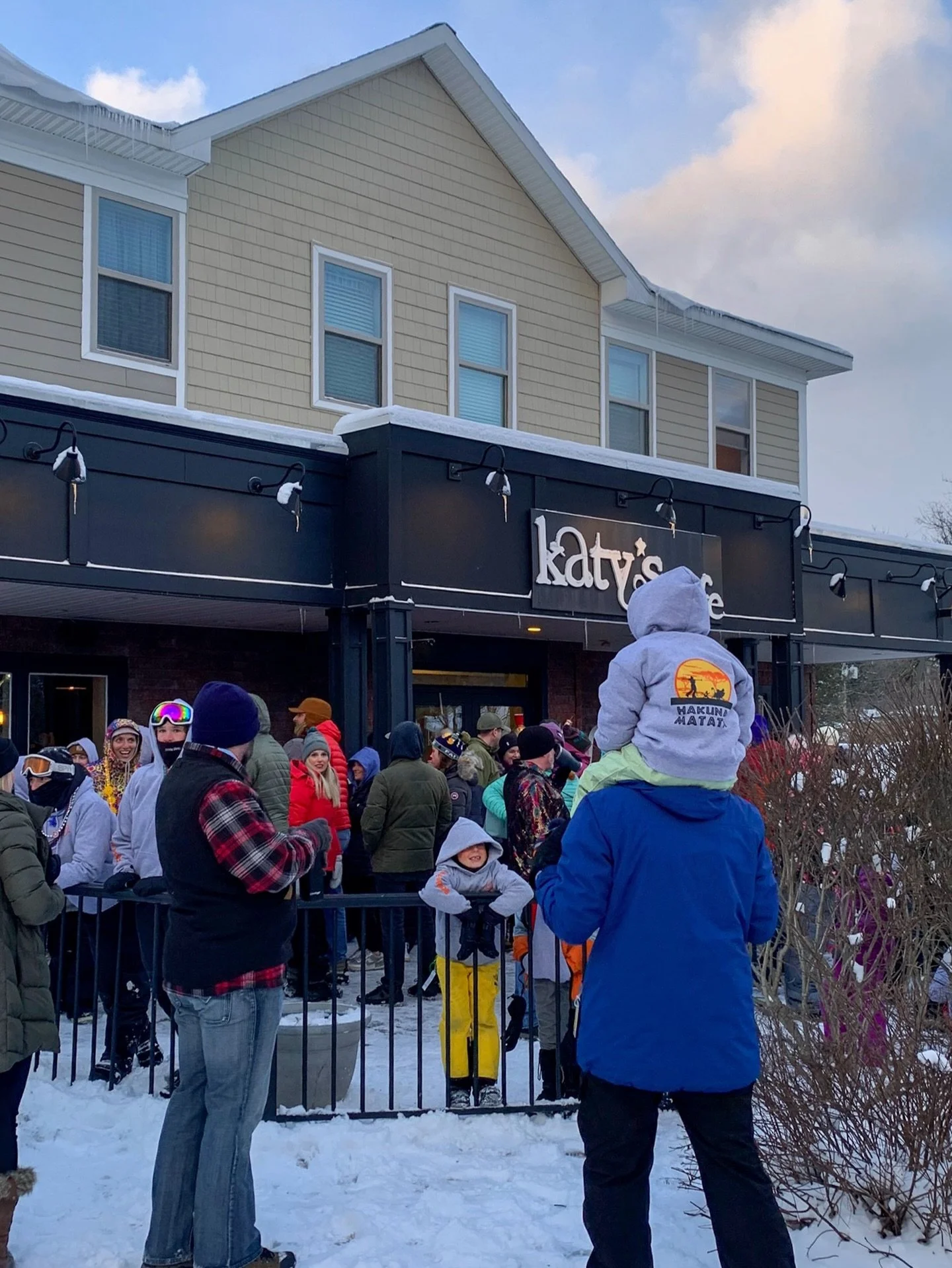 If you spot us with cameras this weekend for Ellicottville&rsquo;s Mardi Gras celebration, pull your friends together and yell &ldquo;PIZZA!&rdquo; for a group shot.

Here&rsquo;s a little throwback to Mardi Gras moments from past years. 📸

#ellicot