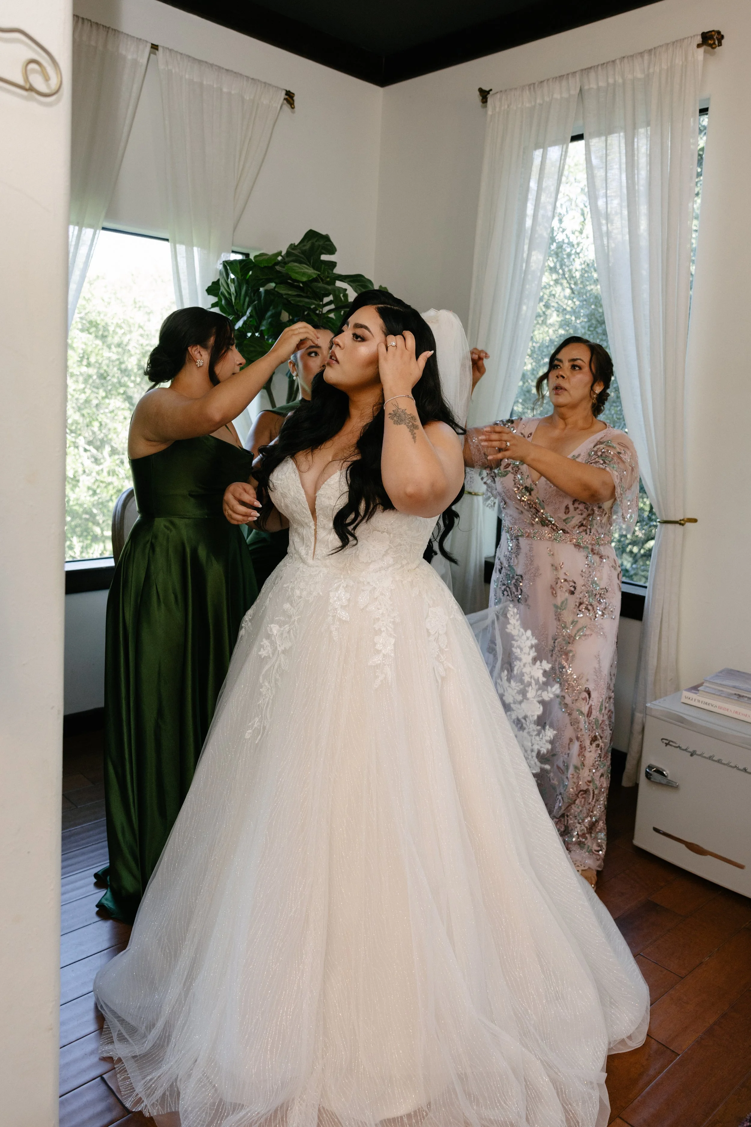 VALE & PABLO GETTING READY-90.jpg