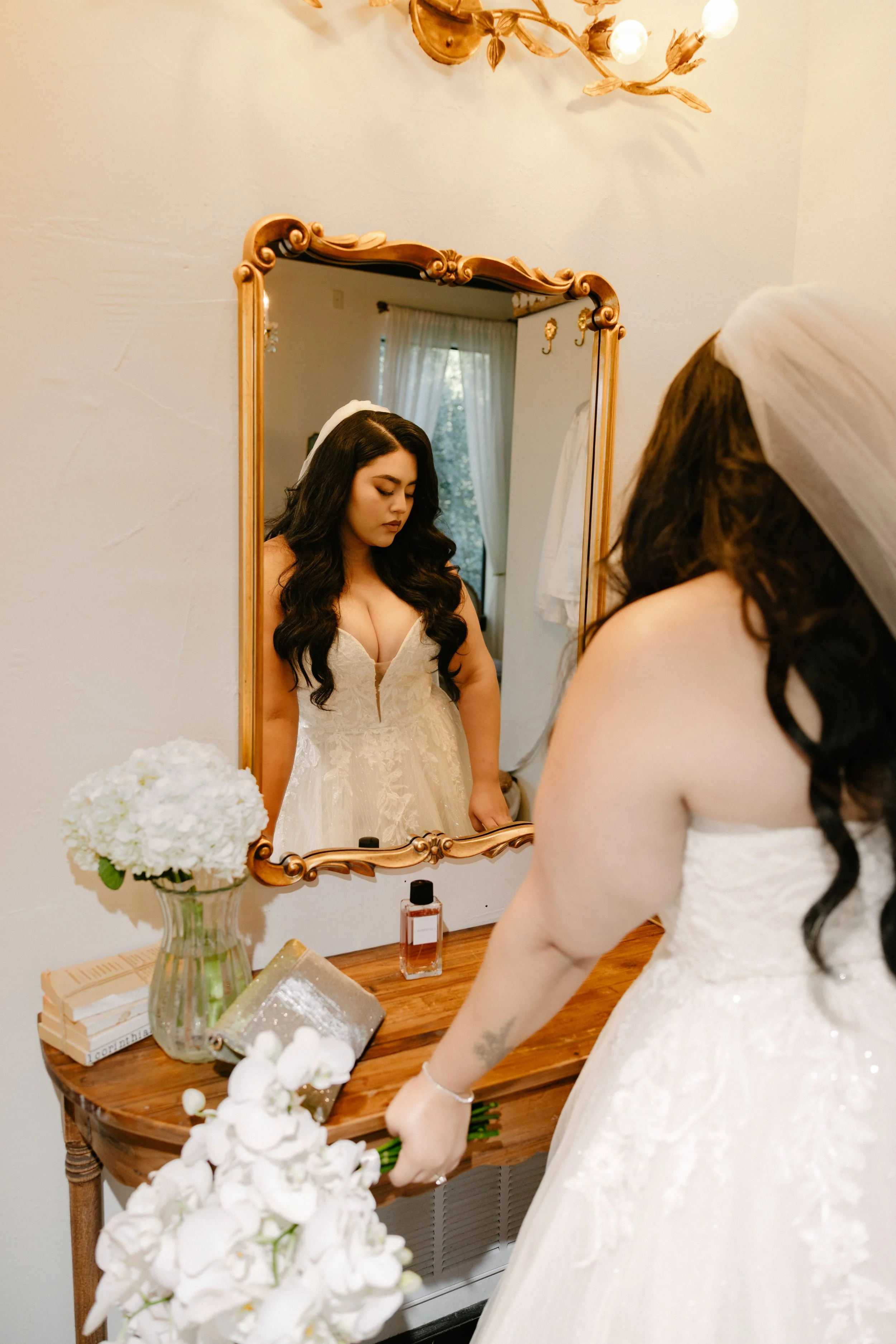 VALE & PABLO GETTING READY-116.jpg