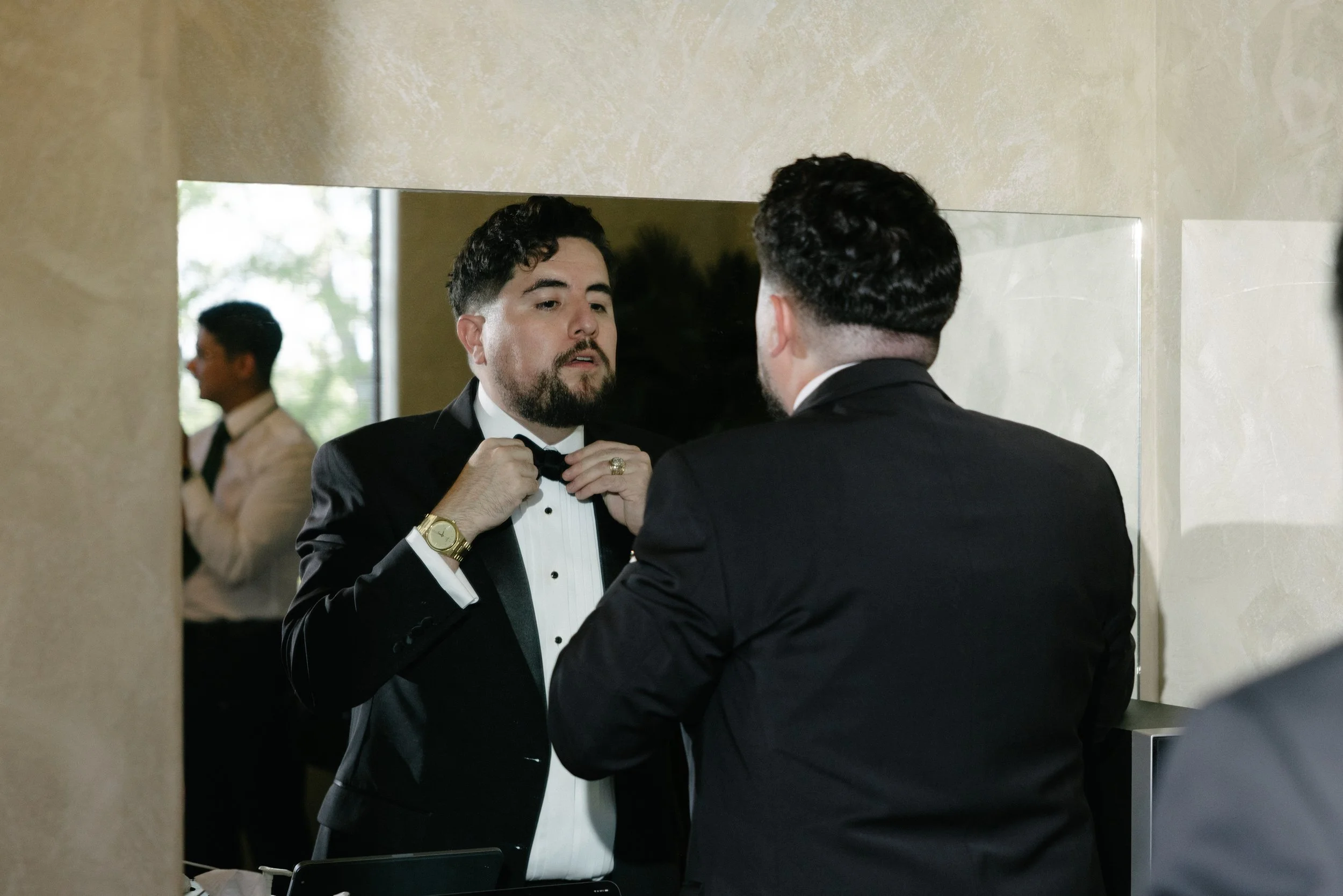 VALE & PABLO GETTING READY-66.jpg