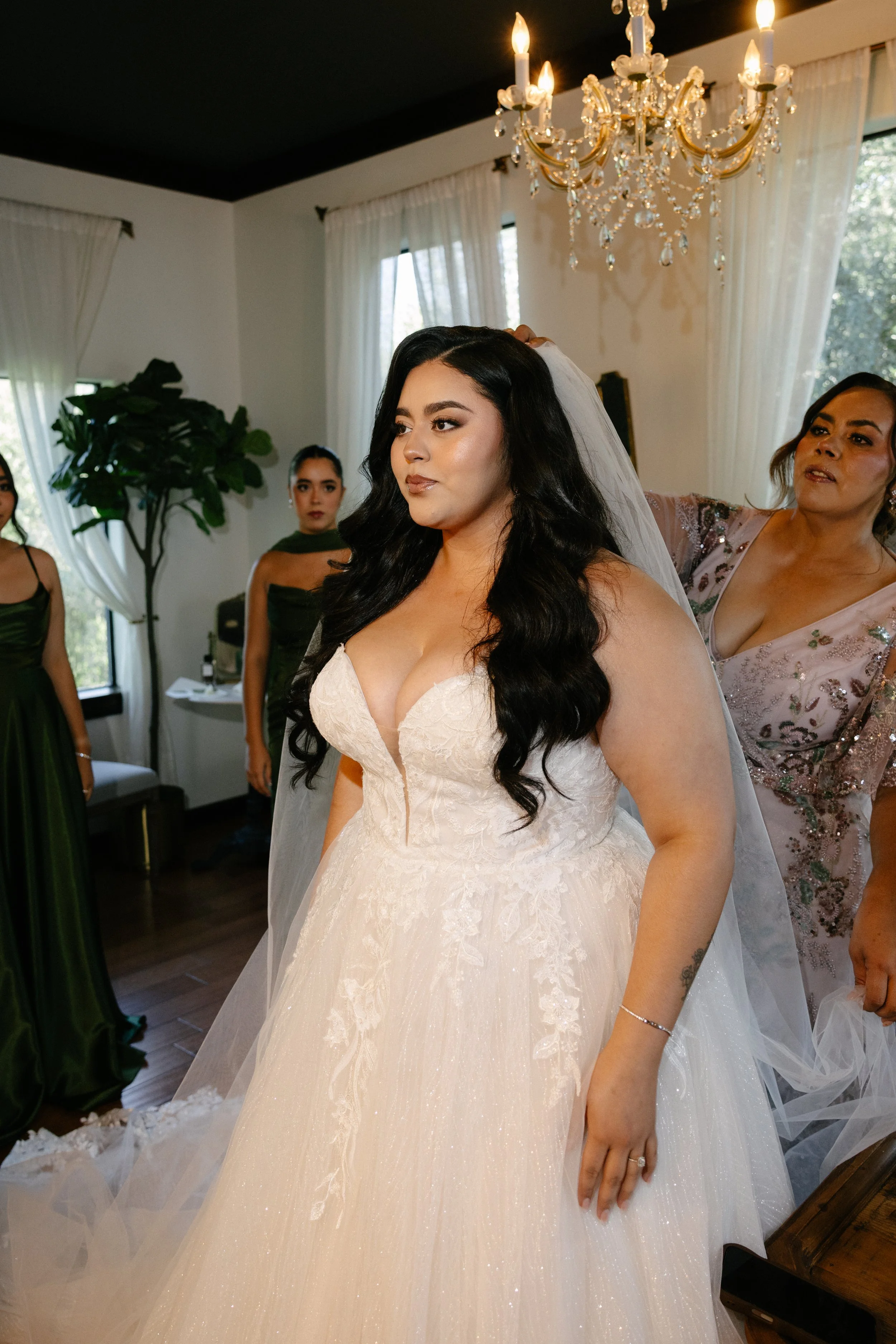 VALE & PABLO GETTING READY-97.jpg