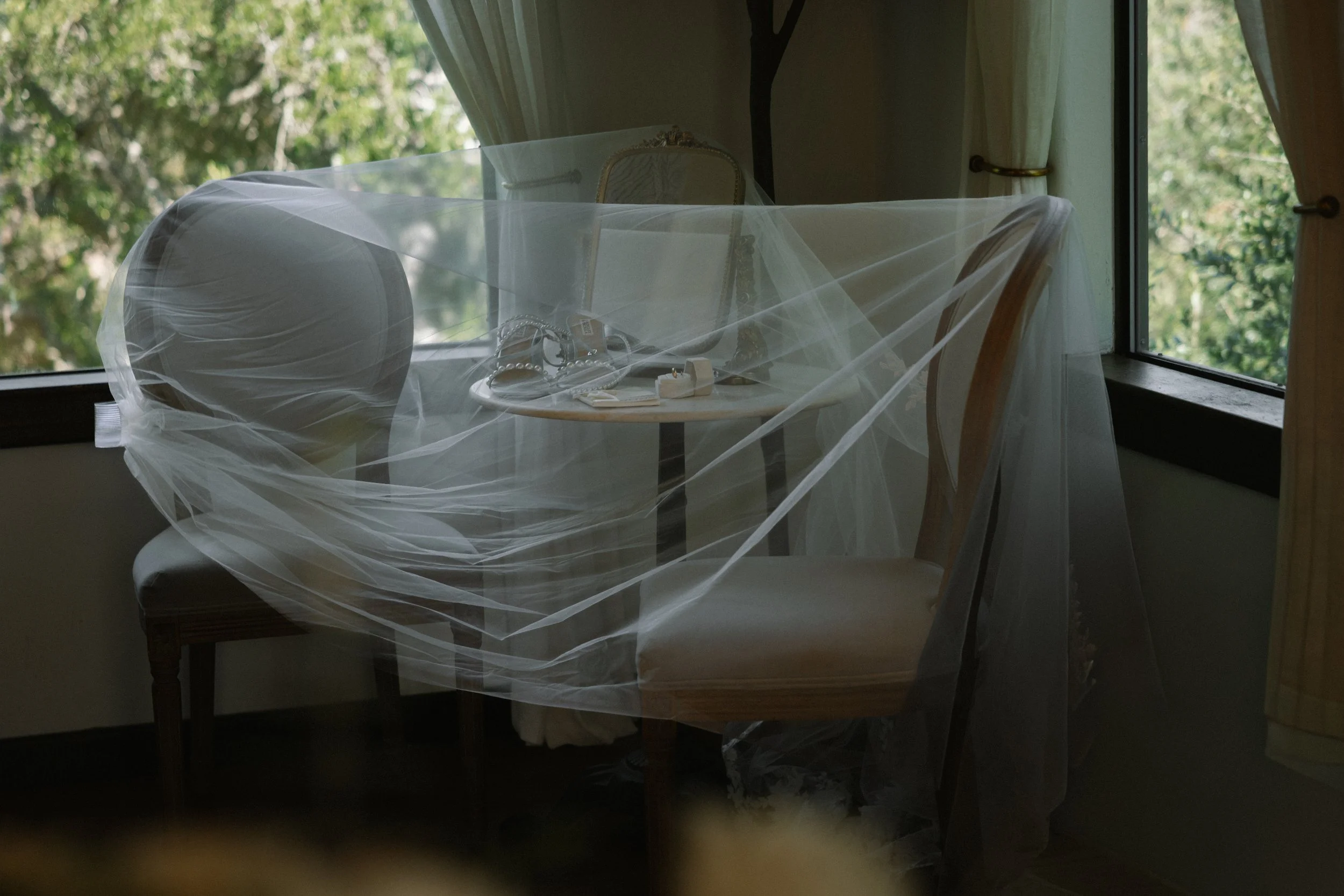 VALE & PABLO GETTING READY-14.jpg