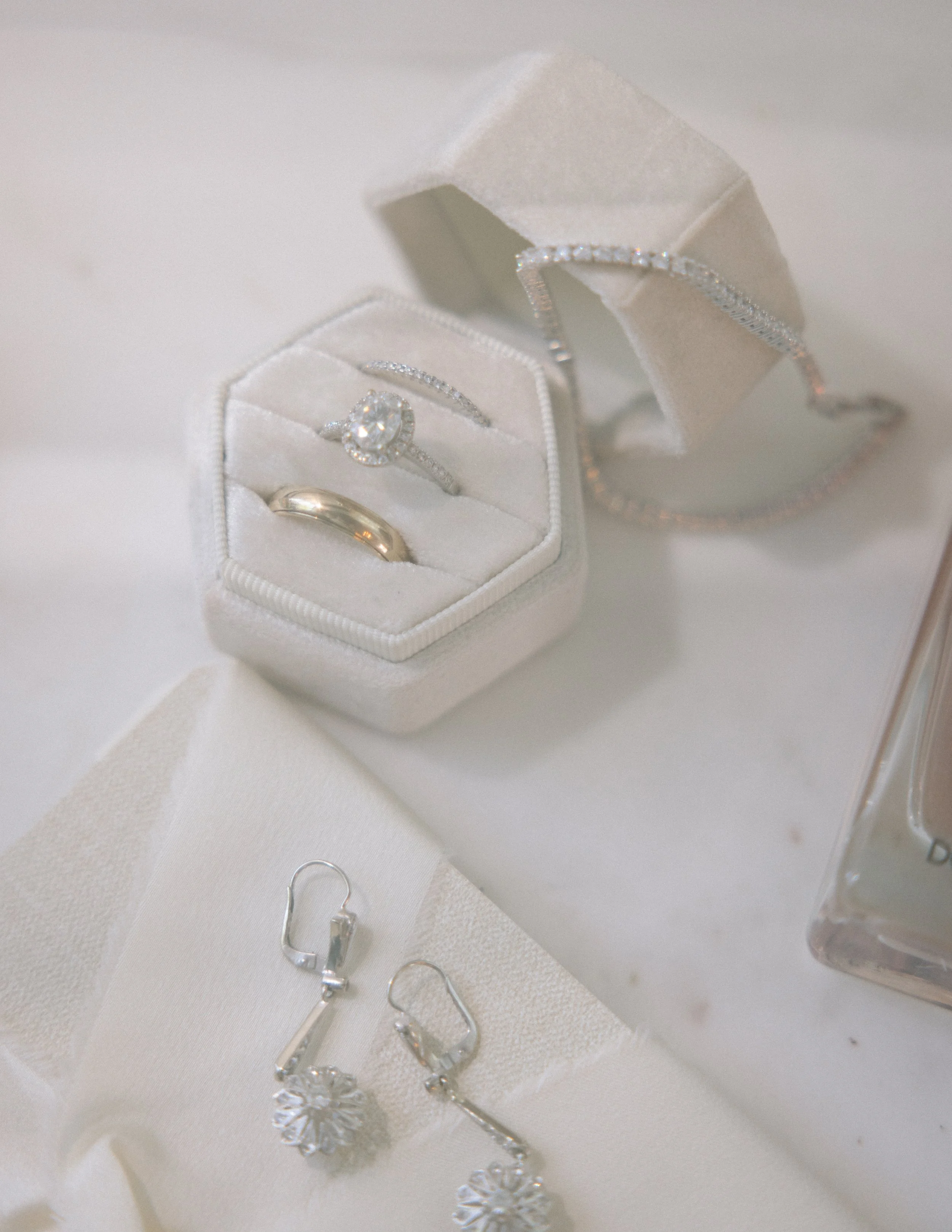 VALE & PABLO GETTING READY-29.jpg